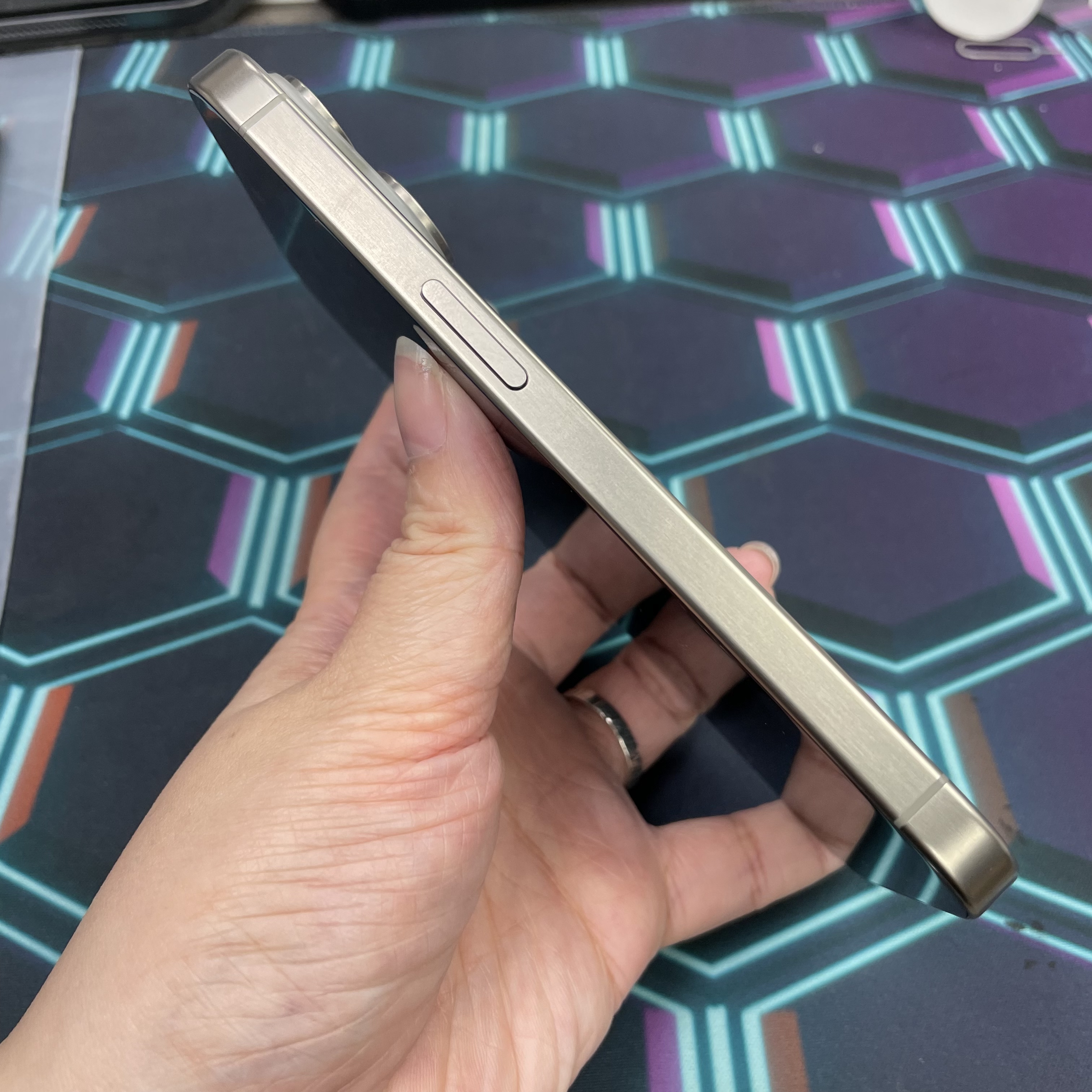 *8142 15 Pro 完美機 256GB 電97 原色 gray