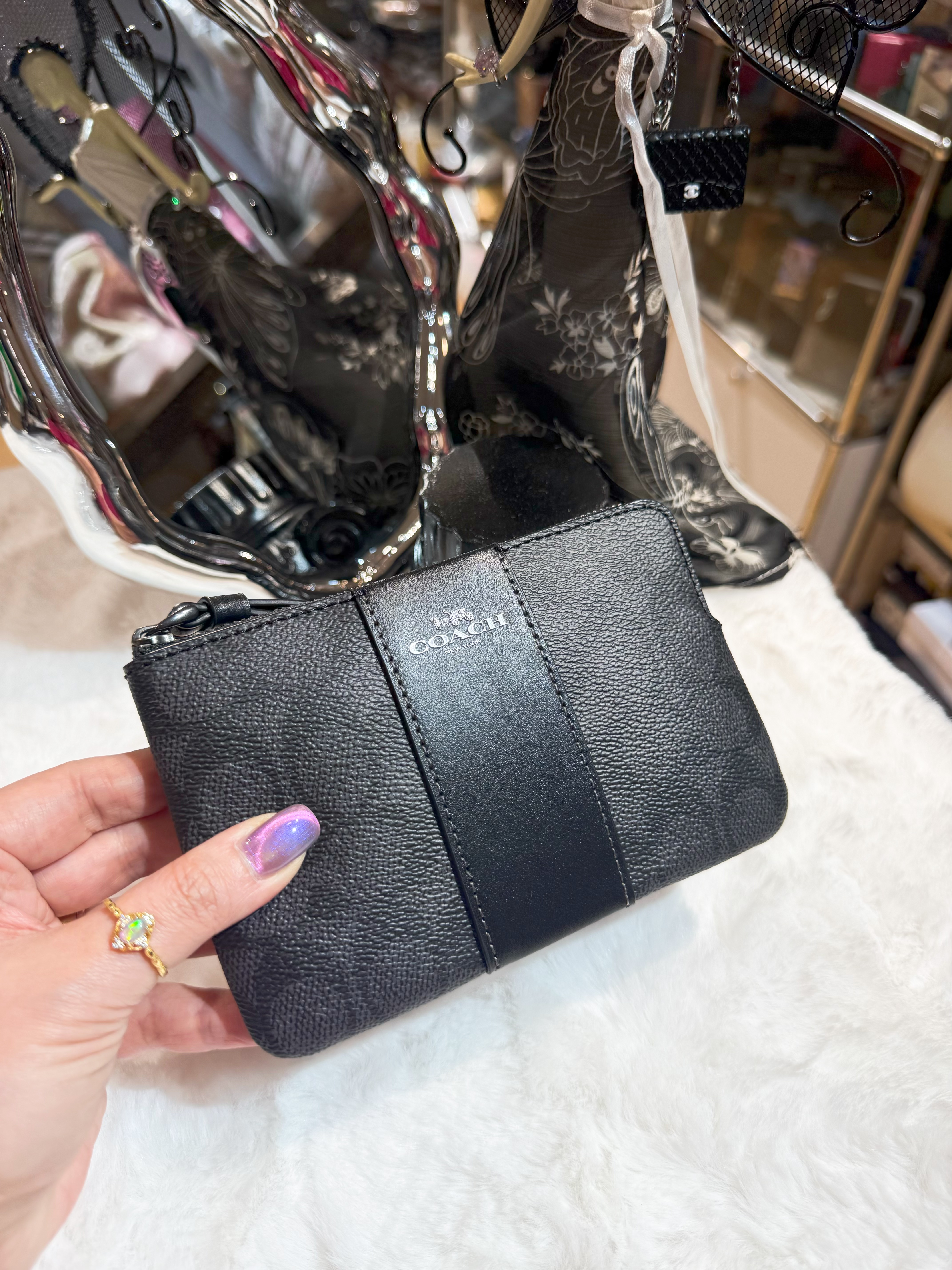 Coach wristlet blk/m
