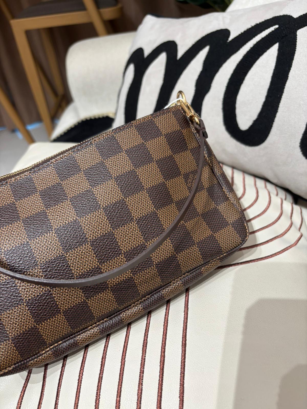 全新 Lv pochette hobo bag 100%Authentic, 全新未使用品 