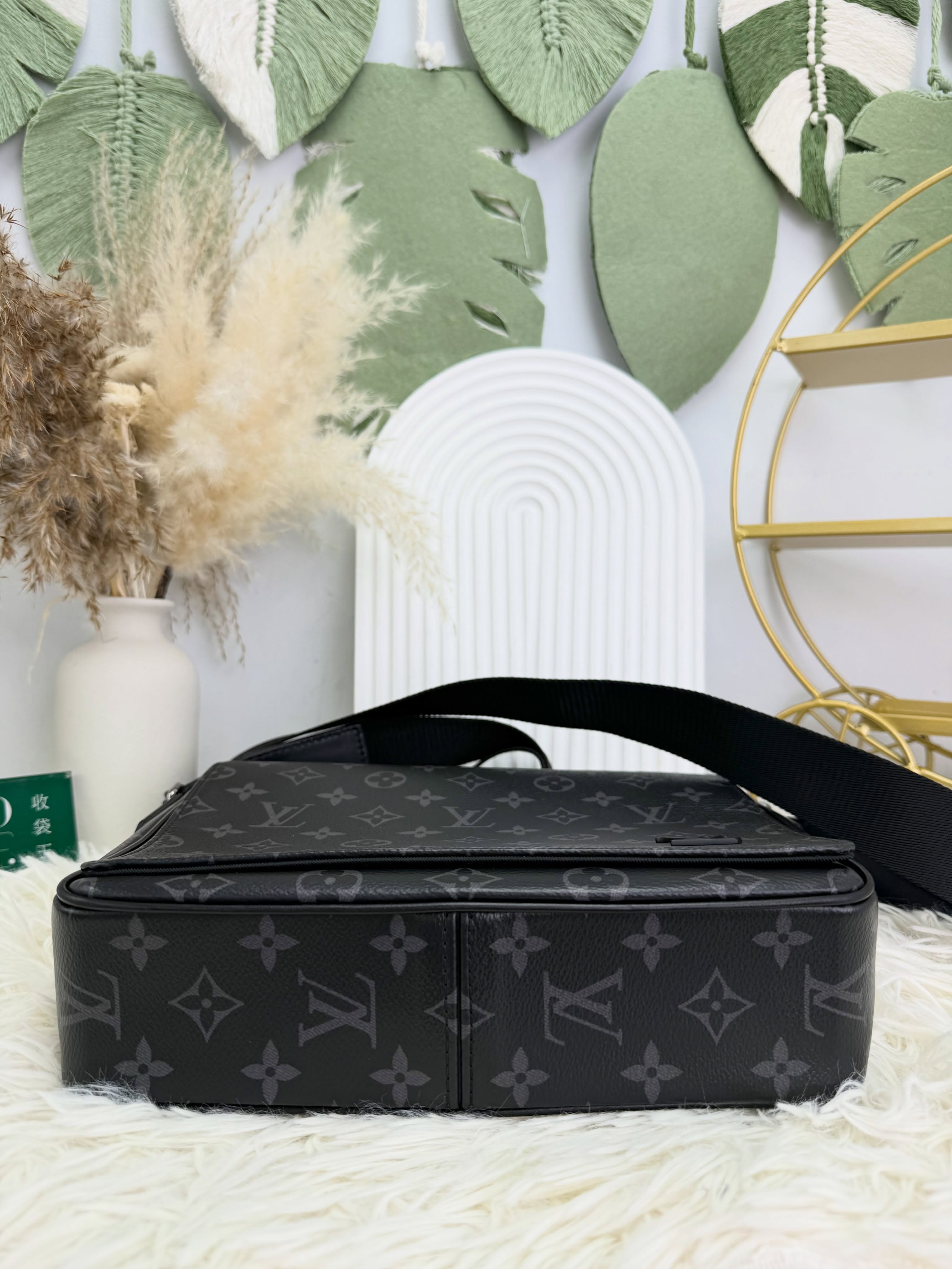 Lv👜 PRE OWNED 🛍️黑色 老花郵差包 pm size🖤