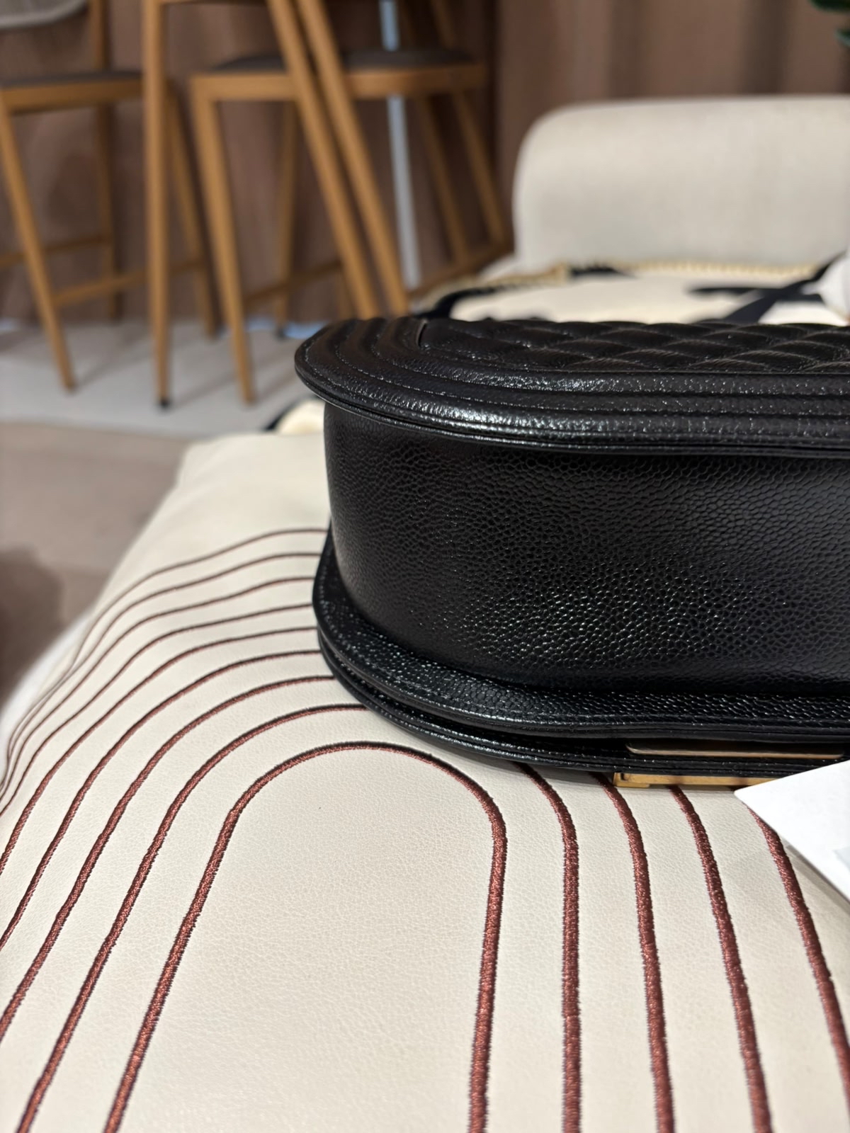 Chanel boy 黑色荔枝牛皮金鏈半圓boy 100%Authentic,98%new ✅香港專門店收據✅晶片✅塵袋✅box