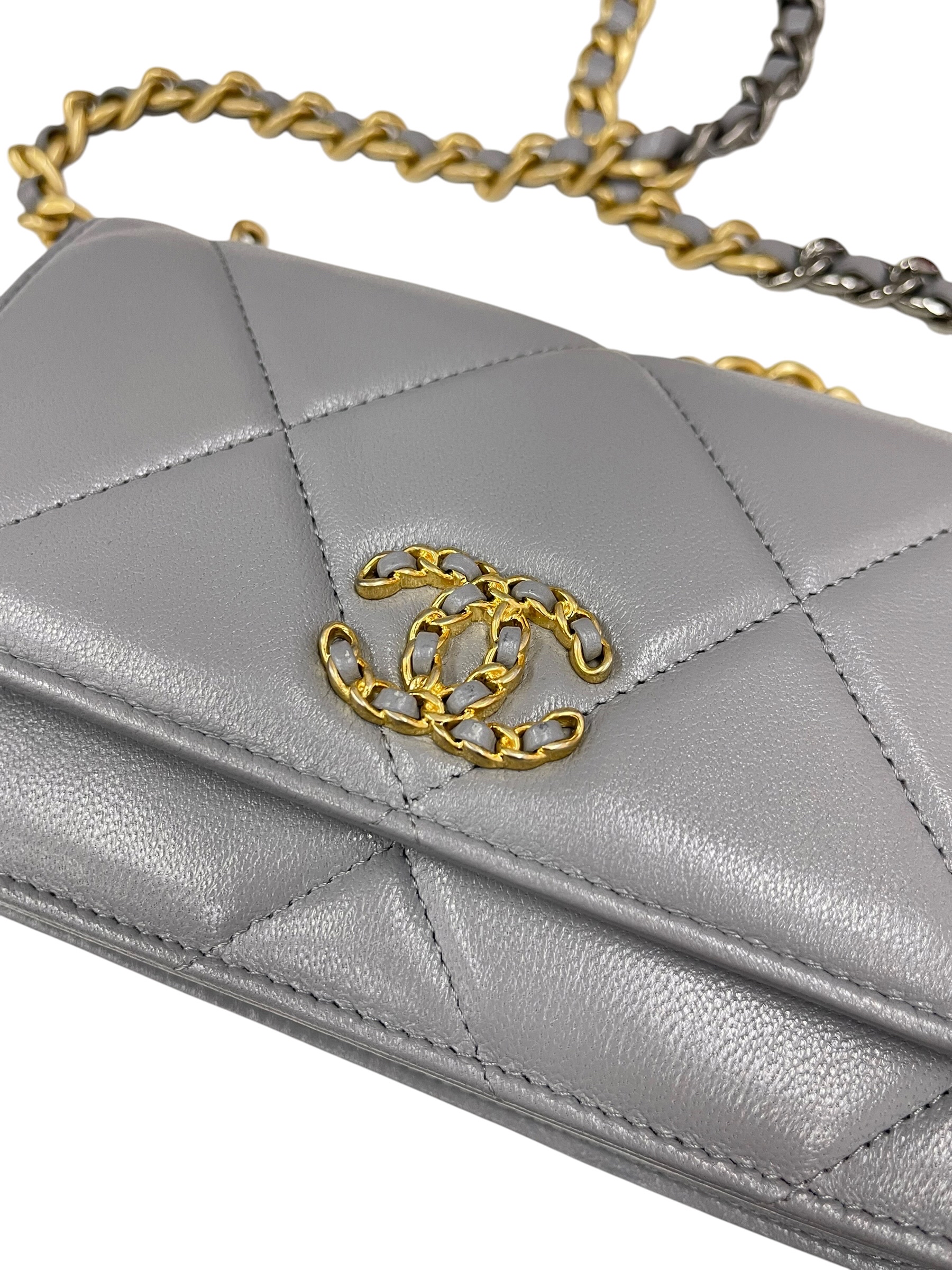 Pre-owned Chanel 19 WOC / Product Code: 071005