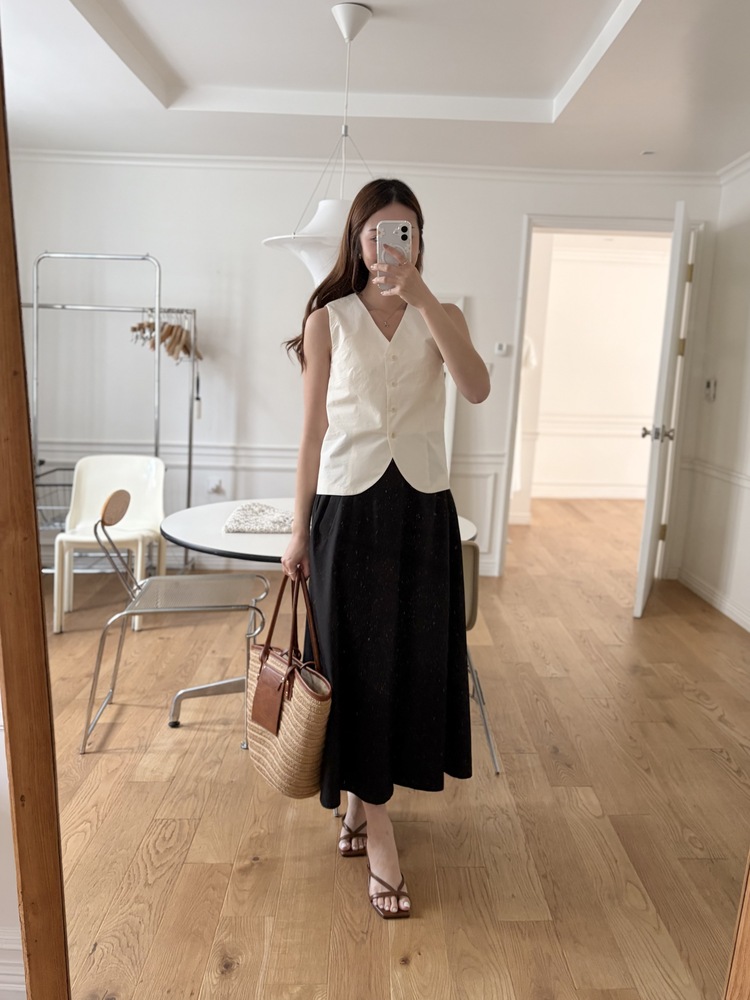 Minimal Buttoned Vest (Ivory)