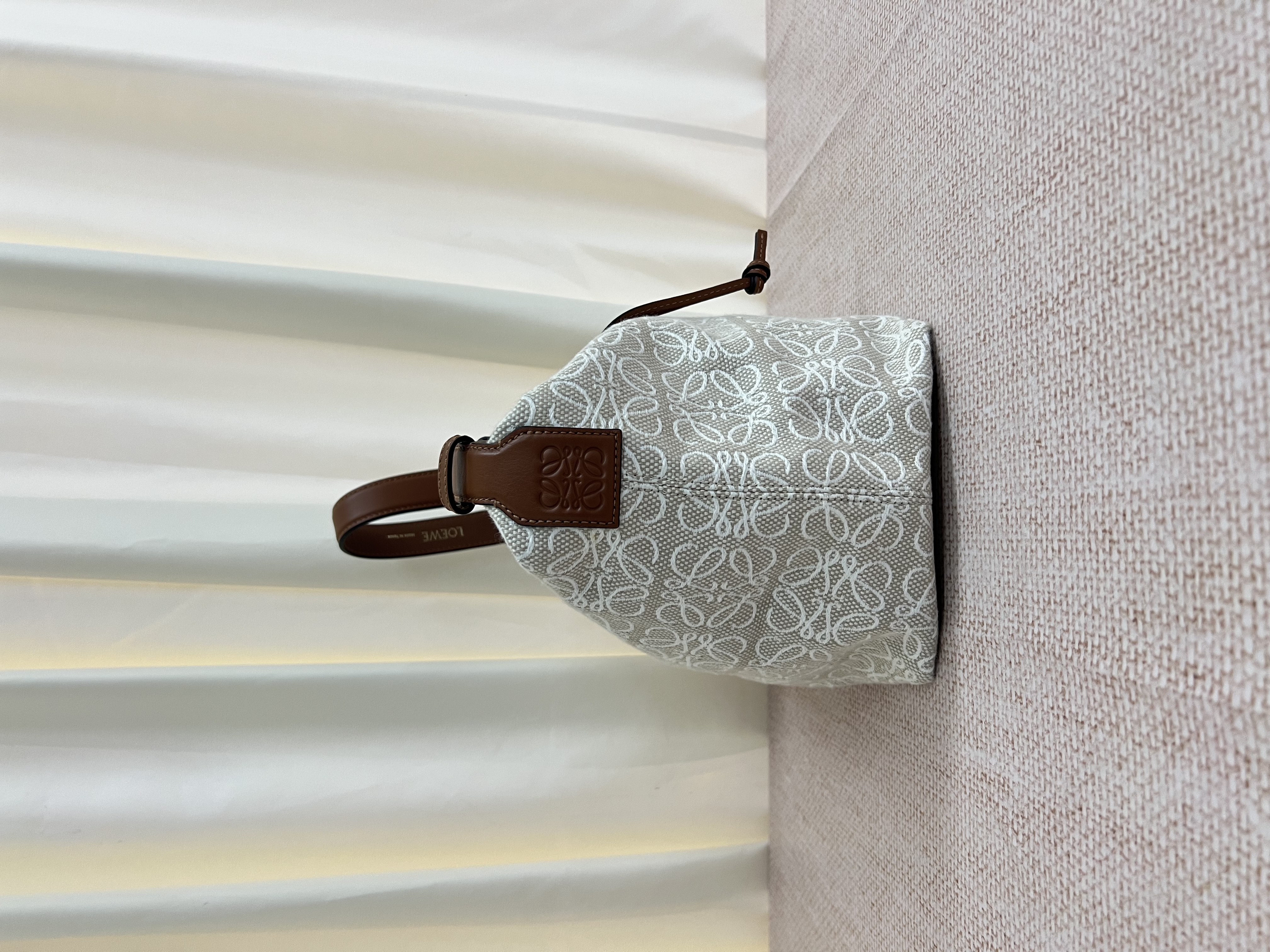 Pre-owned Loewe Cubi Anagram/ Product Code: 26041712