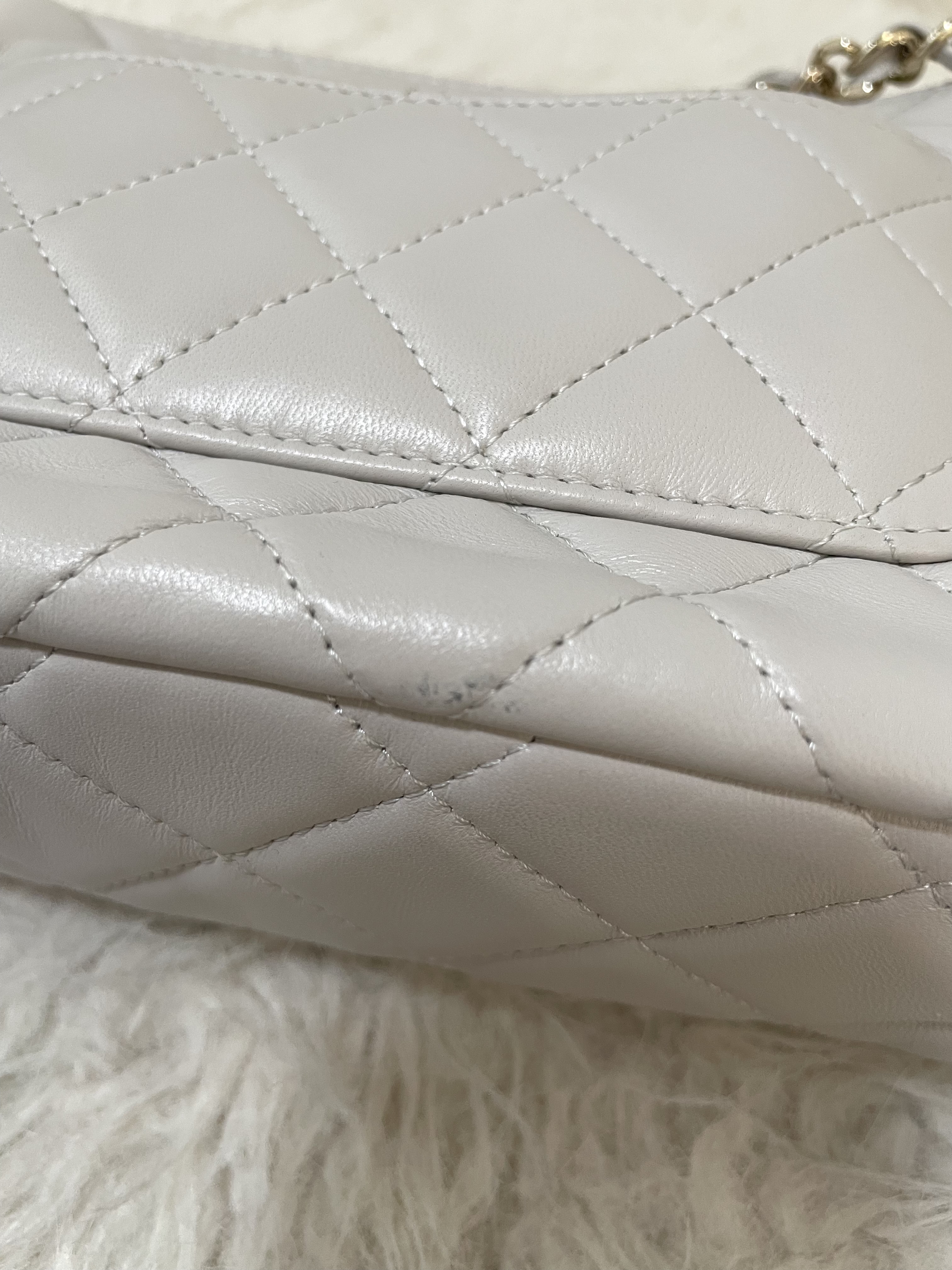 Pre-owned Chanel camera bag/ Product Code: 26031007