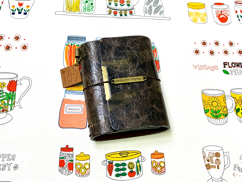 Write your story on something that lasts （3-fold)