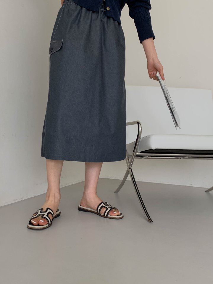 Contrast Hannah Sandals (3 colors)