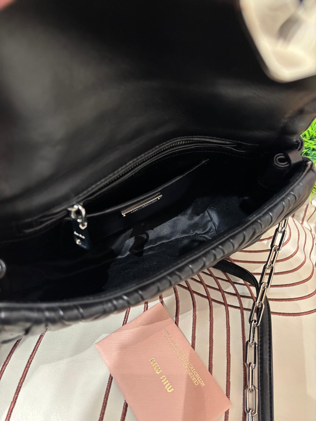 Miu Miu chain shoulder bag 100%Authentic,95%new ✅dust bag  