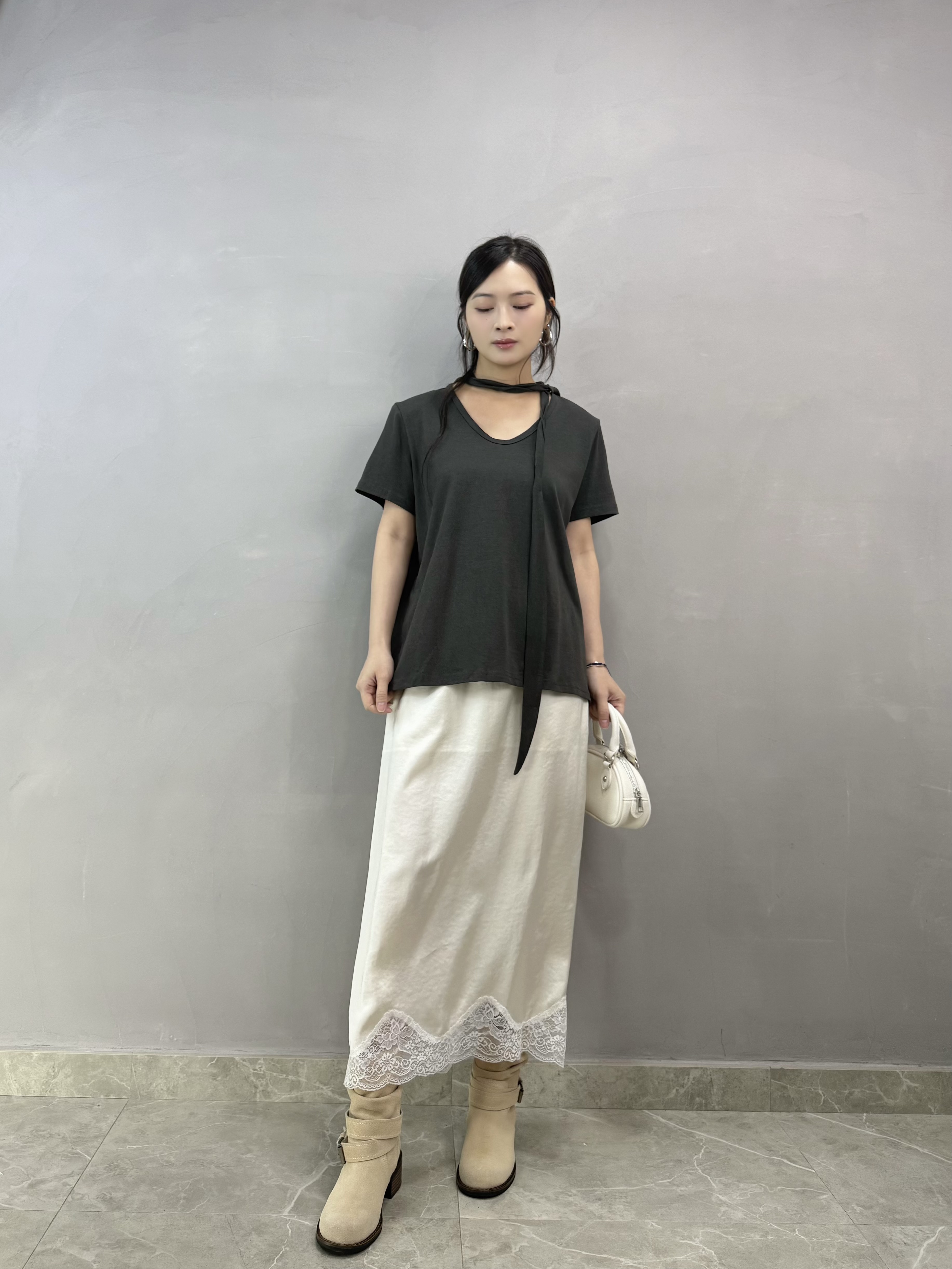 C15 U領頸帶Tee