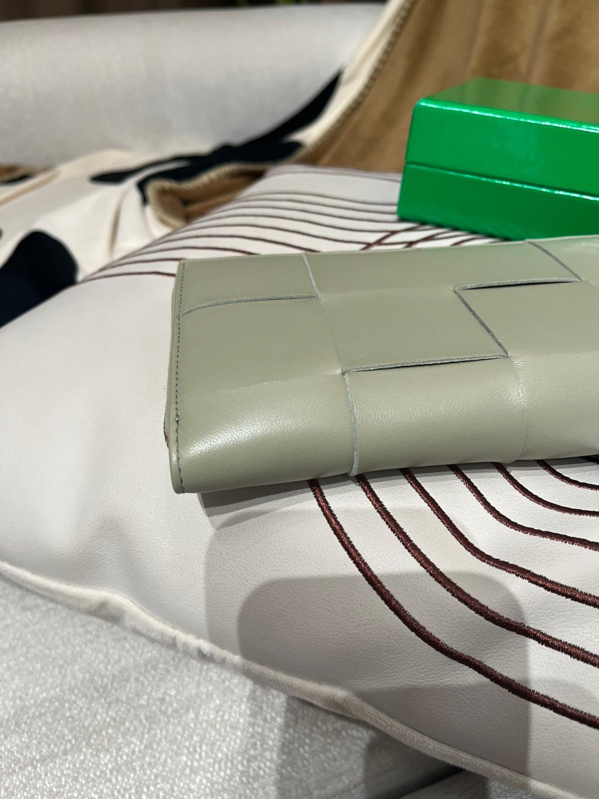 未使用品 Bottega Veneta BV Maxi Long Wallet 長銀包  100%Authentic, 未使用品 ✅booklet ✅dust bag ✅box