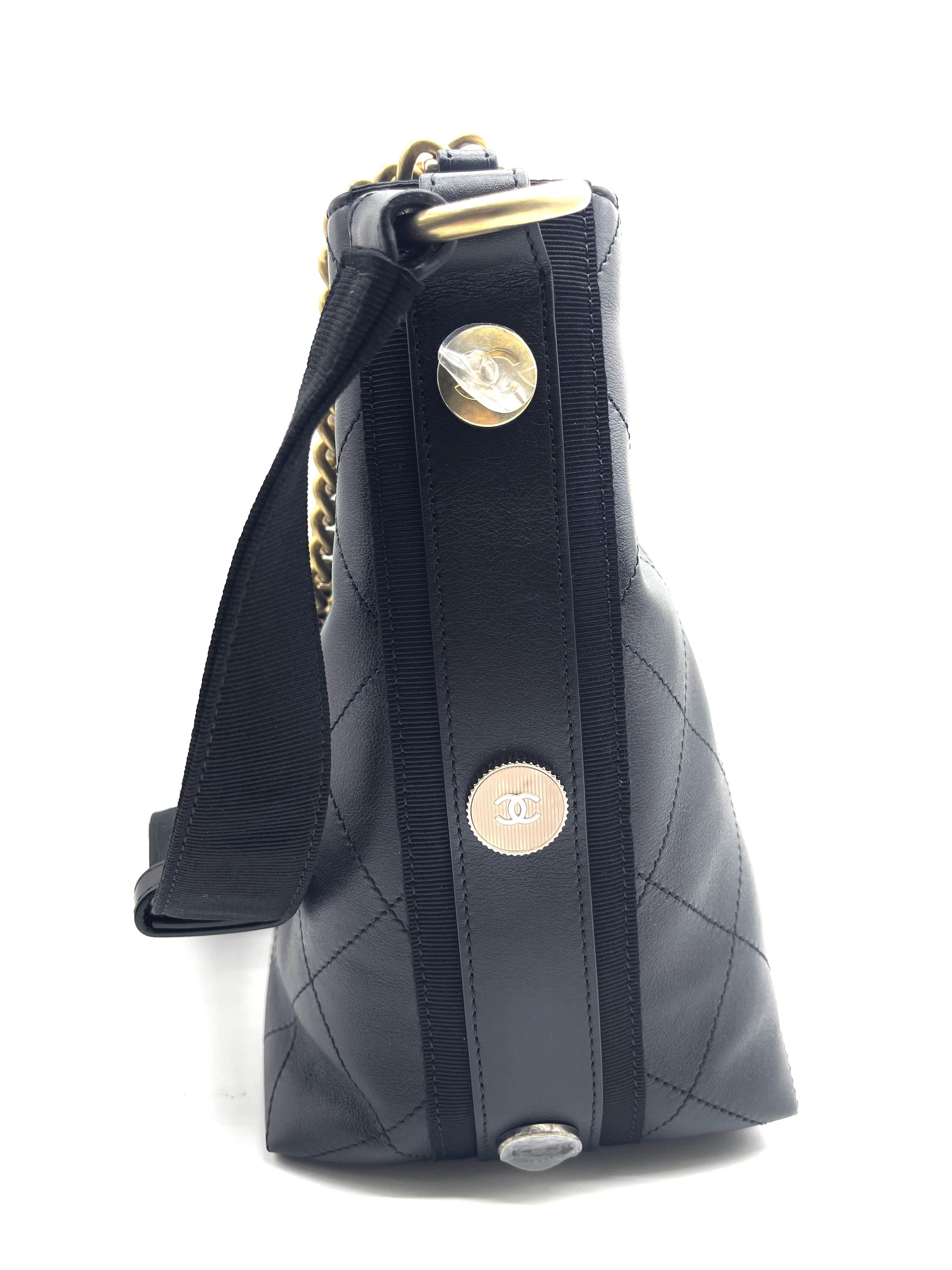 Pre-owned Chanel Button Up Hobo / Product Code: 26050618