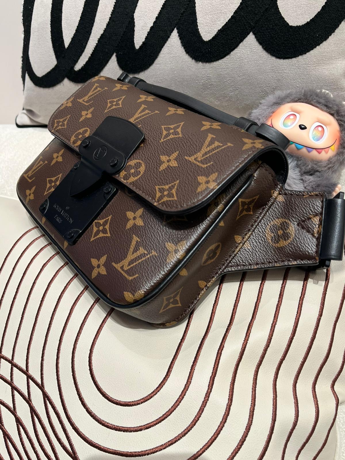 Lv S-LOCK M45807 斜孭袋 100%Authentic,98%new ✅專門店收據✅dust bag 