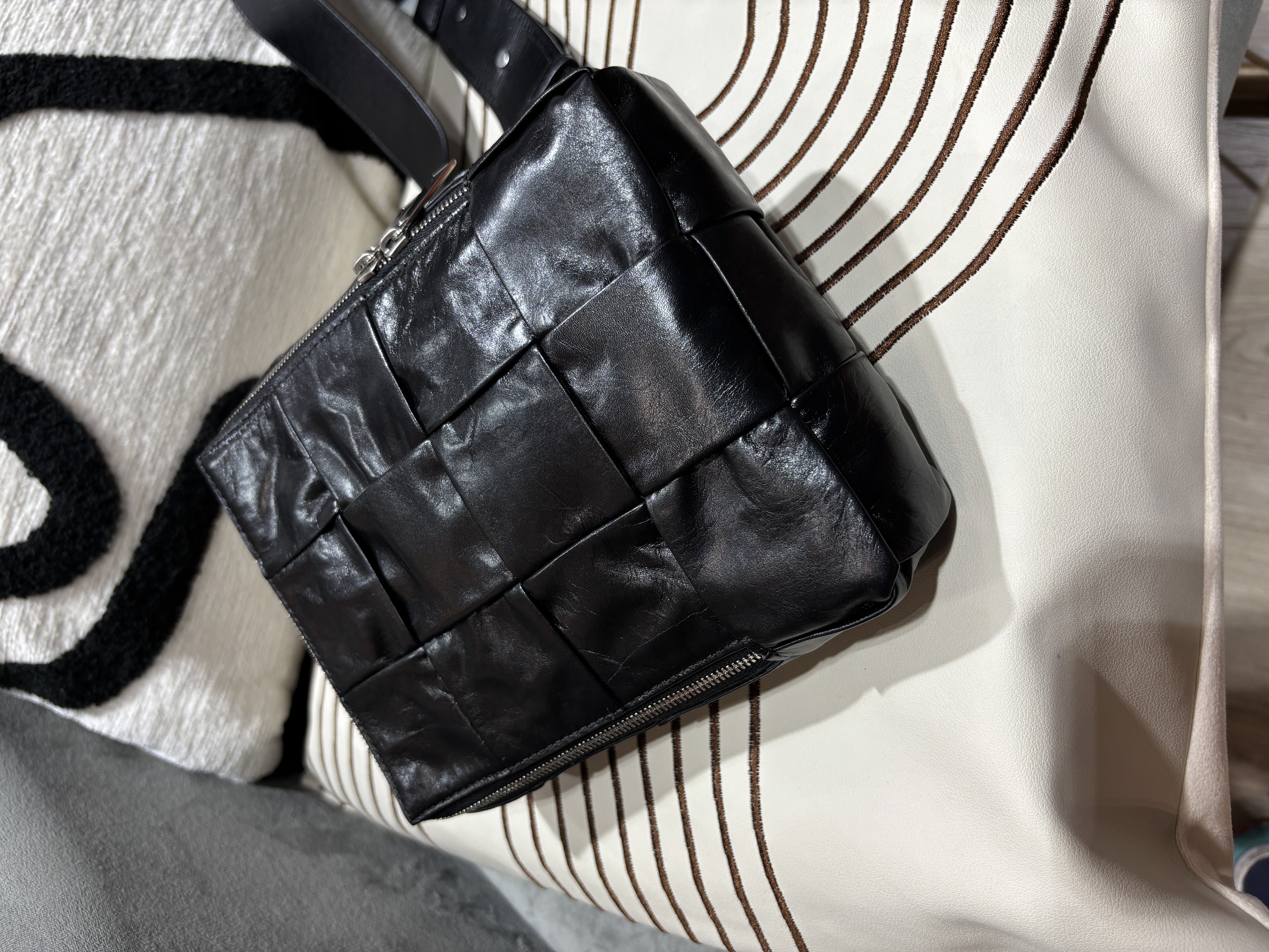 Bottega Veneta BV waist bag Cassette Sling Crossbody Bag Black ✨ 100%Authentic, 98%new ✅Booklet ✅Dust bag