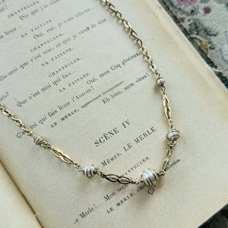 Vintage C.a. 1980-90s Sarah Coventry Canada Faux Pearl Short Necklace (MT1959)