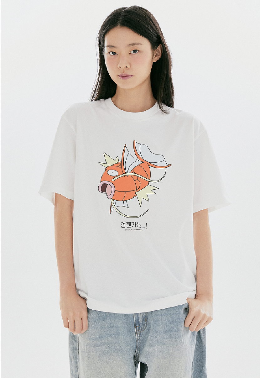 《Pre-Order》White Tee｜SPAO X Pokemon 鯉魚王 (26103-P）