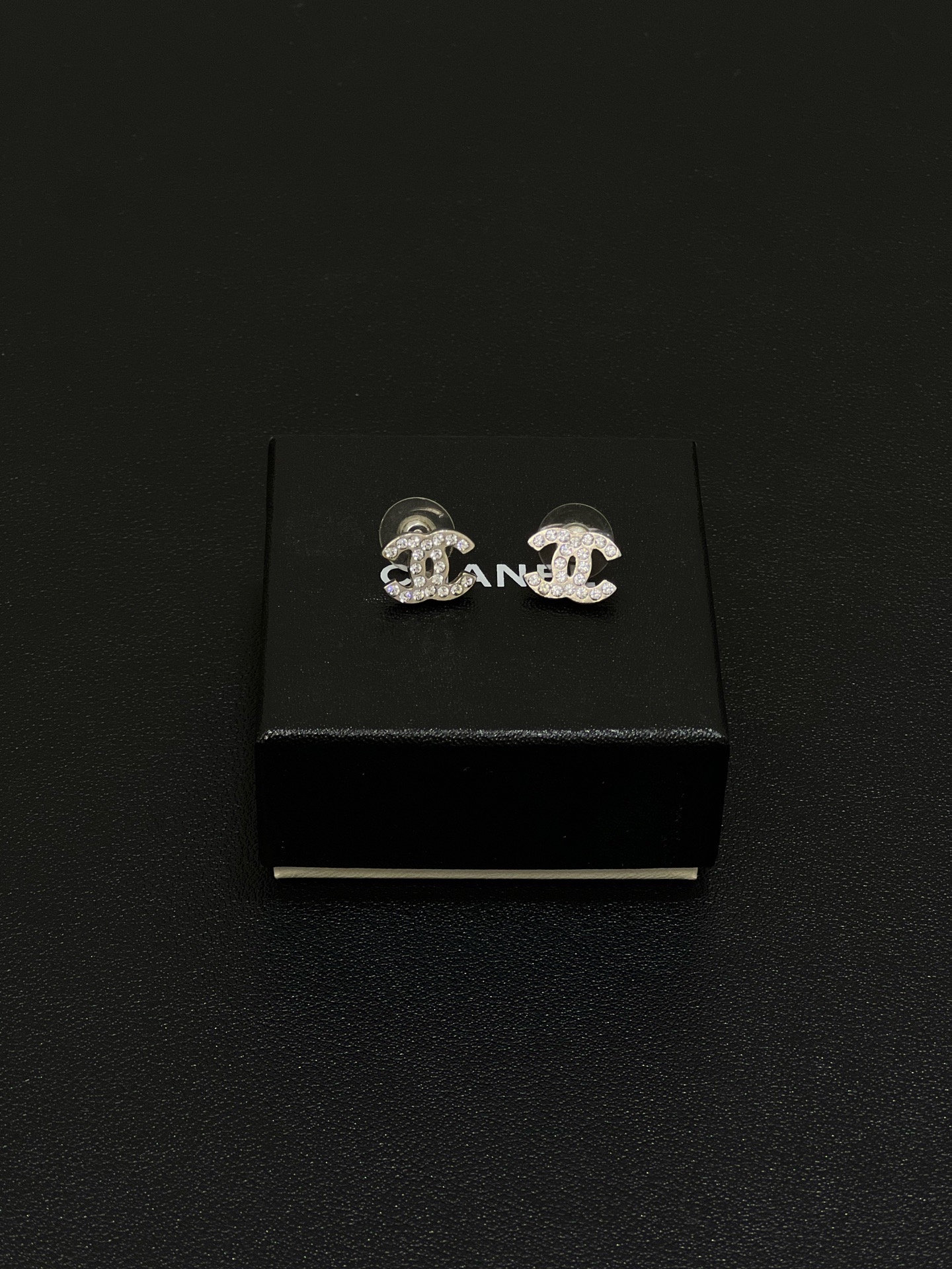 【預訂貨品】CHANEL經典雙C水鑽耳環