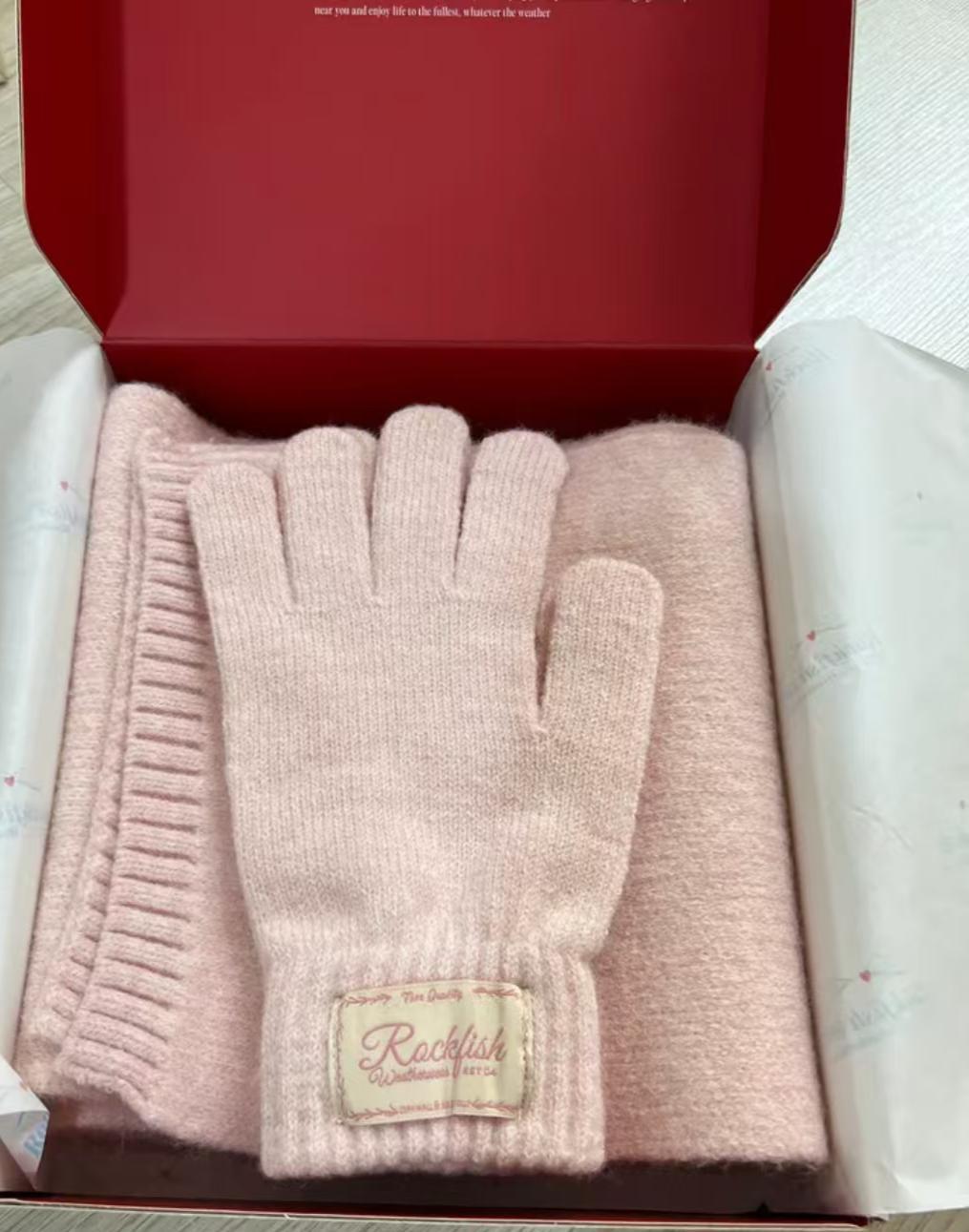 rockfish圍巾手襪禮盒 🉐限時折扣 三個顏色：pink / cream /light grey