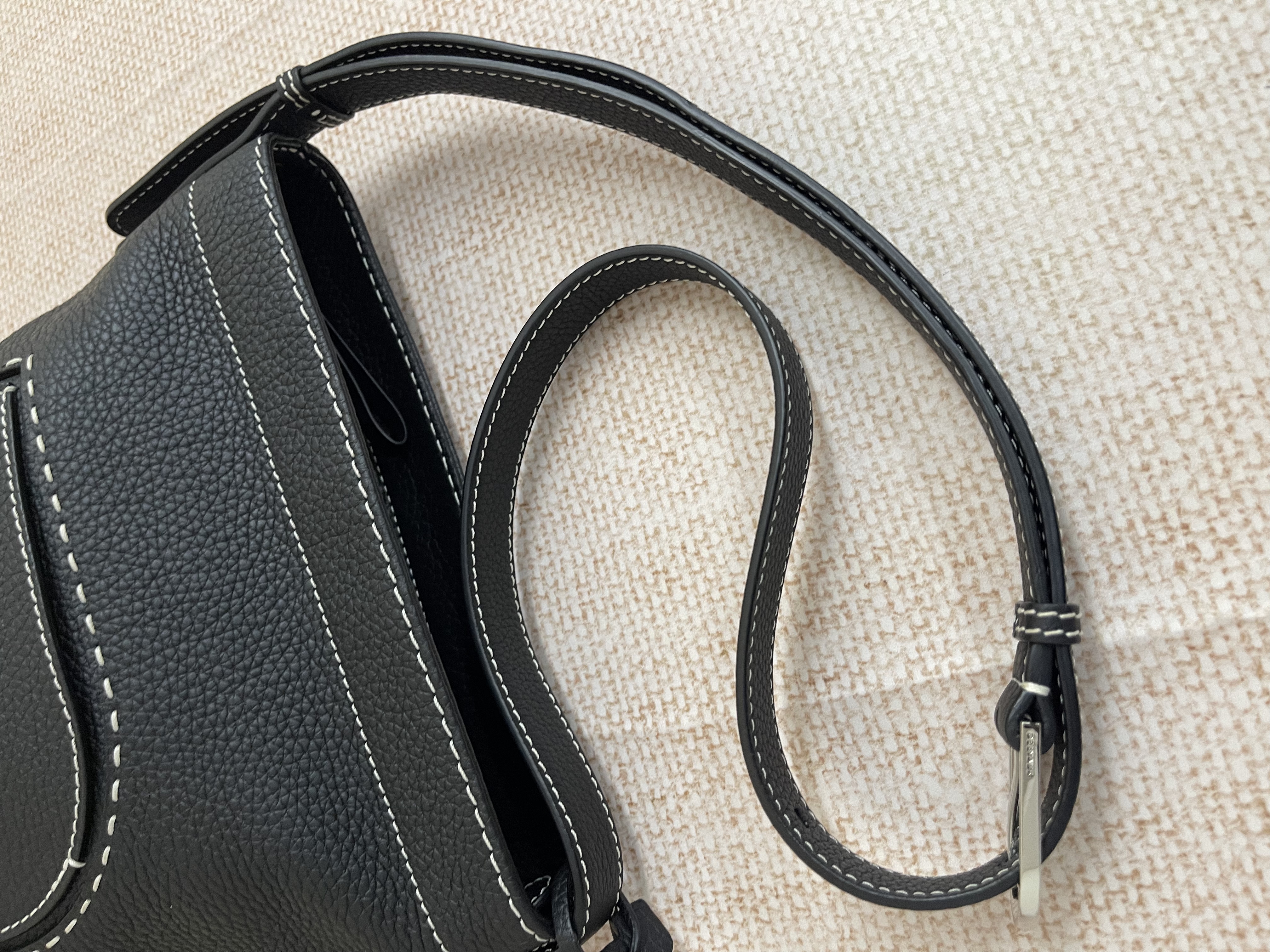 Pre-owned Delvaux Pin Daily/ Product Code: 26022407