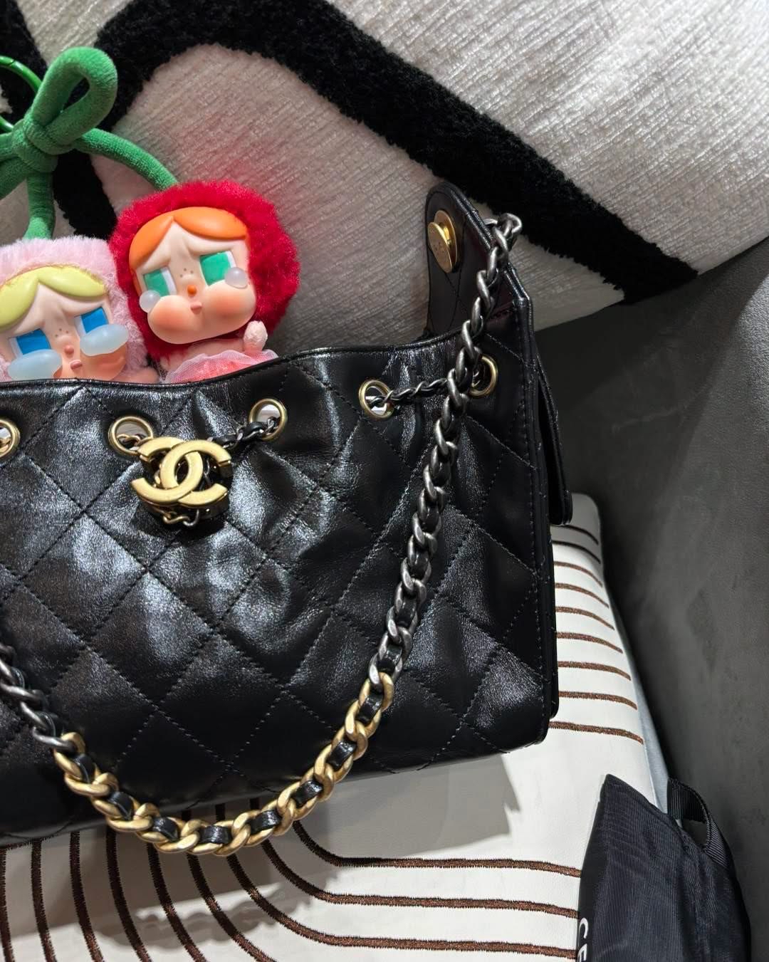 全新 Chanel 25 mini hobo bag 黑色牛皮金扣 100%Authentic ,全新未使用品 ✅晶片✅dust bag✅box 