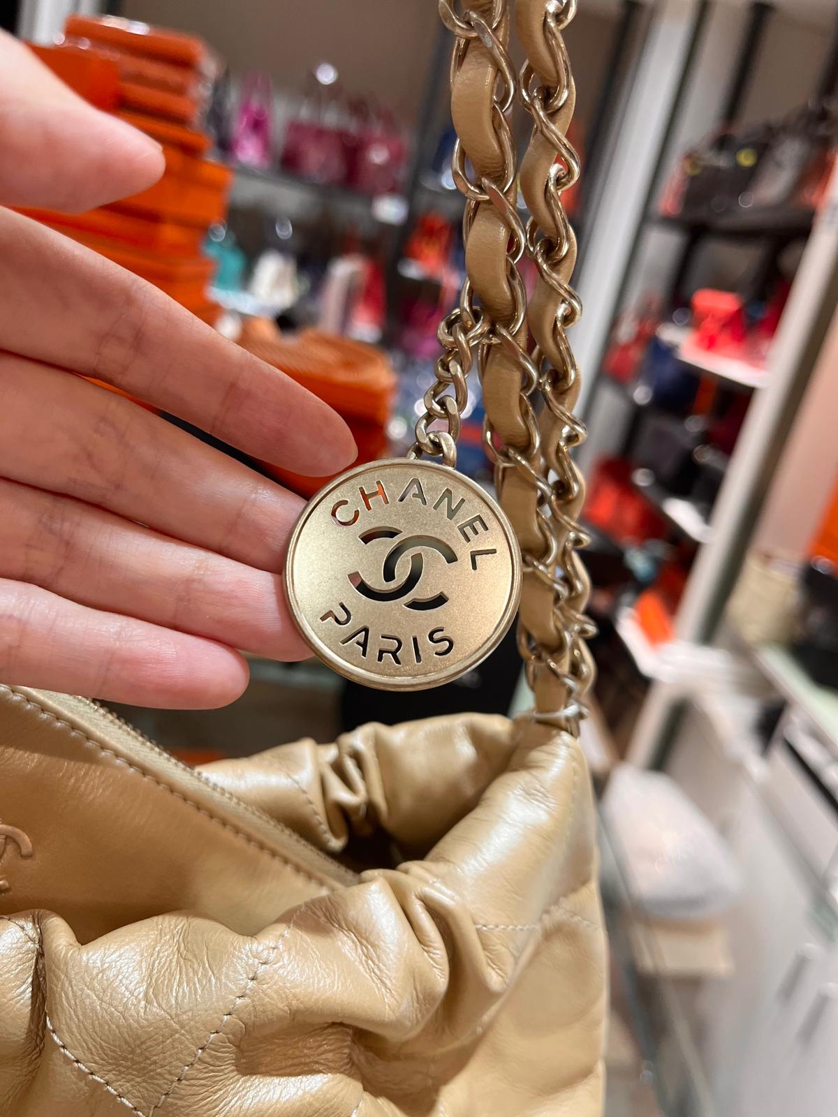 Chanel 22 small hobo 100%Authentic ,98%new ✅專門店收據✅chip✅dust bag✅box