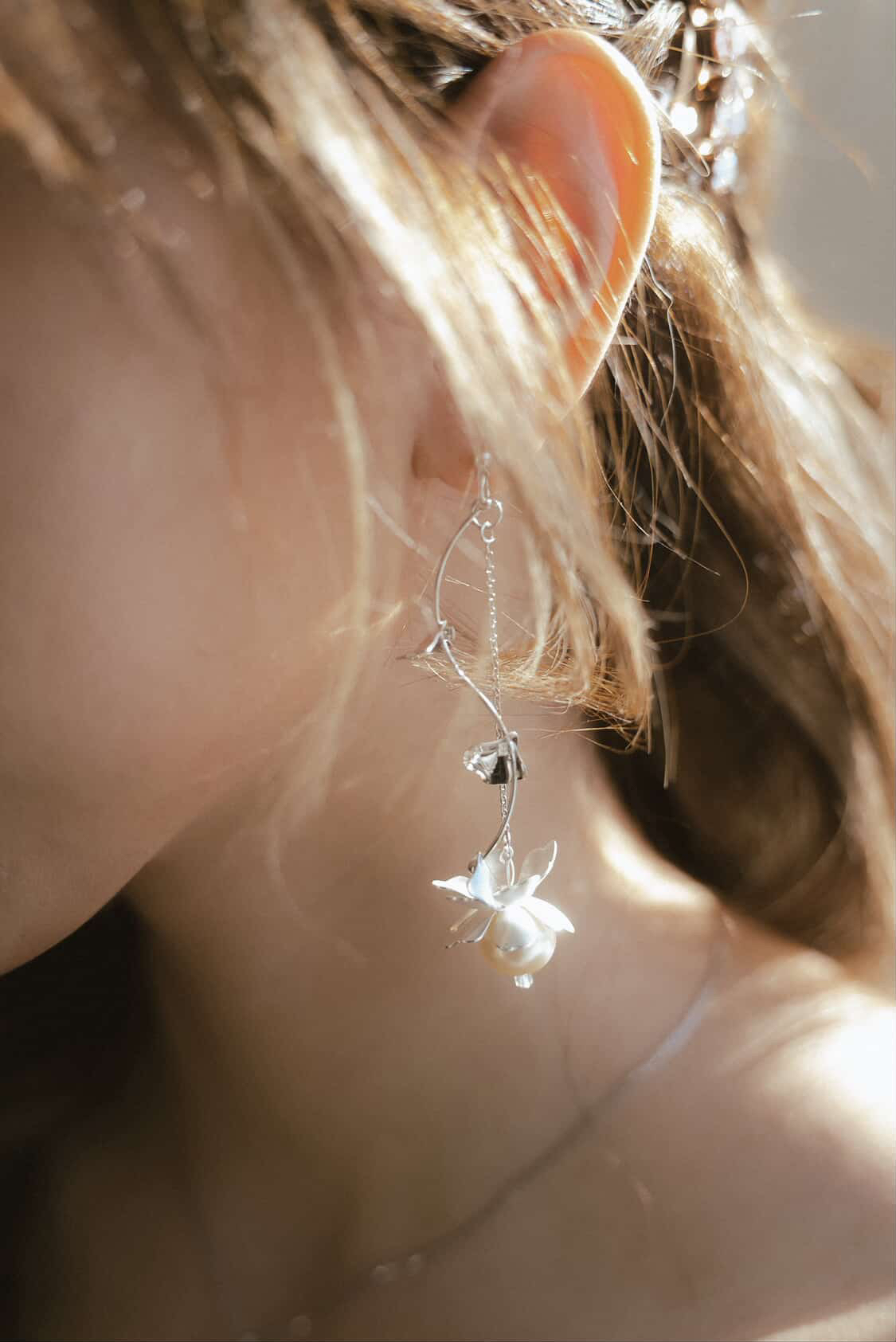 白金花瓣珍珠串耳環🐚