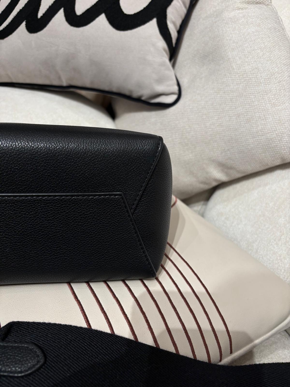 Celine sangle small bucket 黑色牛皮 New Logo 100%Authentic,98%new ✅strap✅塵袋 