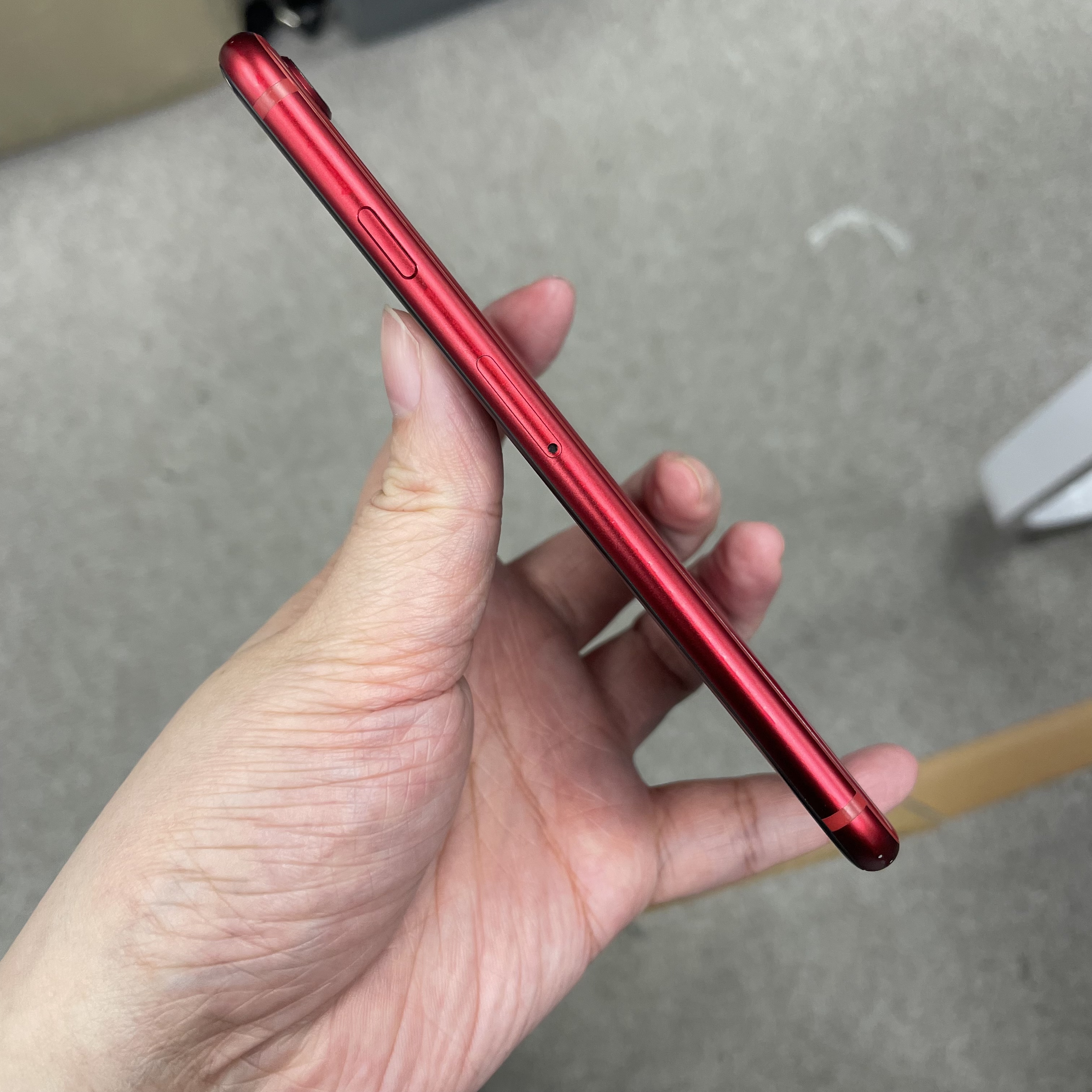 *5918 SE 3 勁靚機 64GB 電78 紅色 red