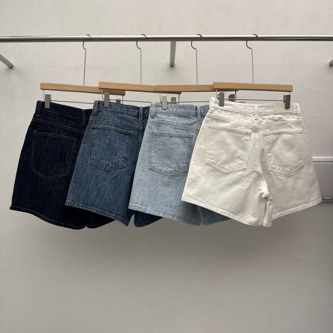 Moi 皇牌牛仔短褲