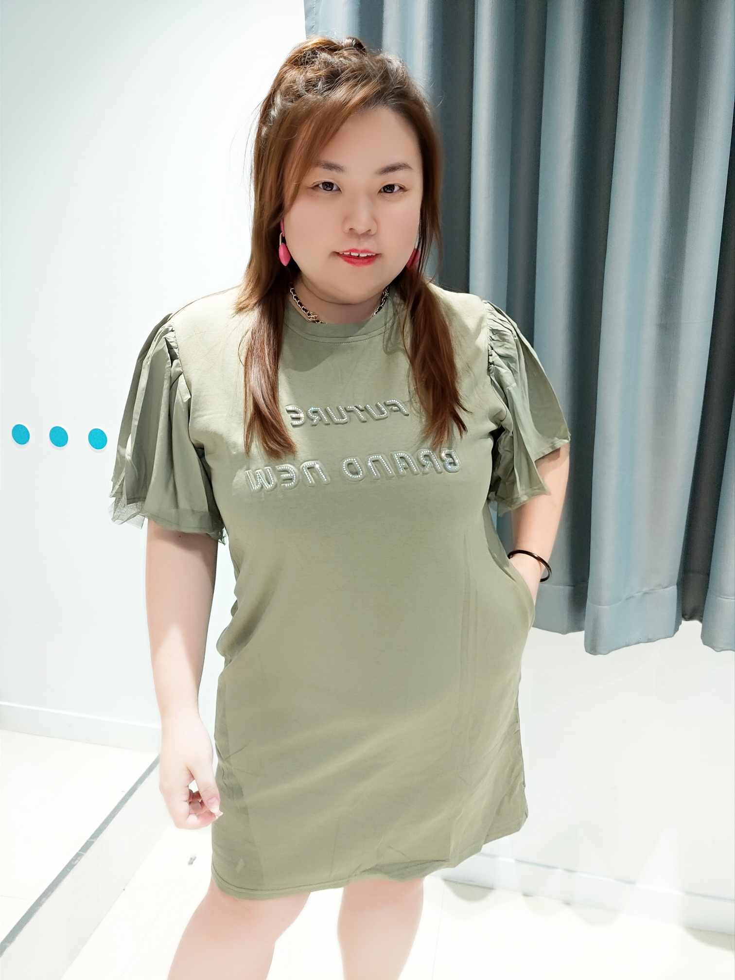 DSC09(3929#) 网纱蝴蝶袖3D字母连身裙