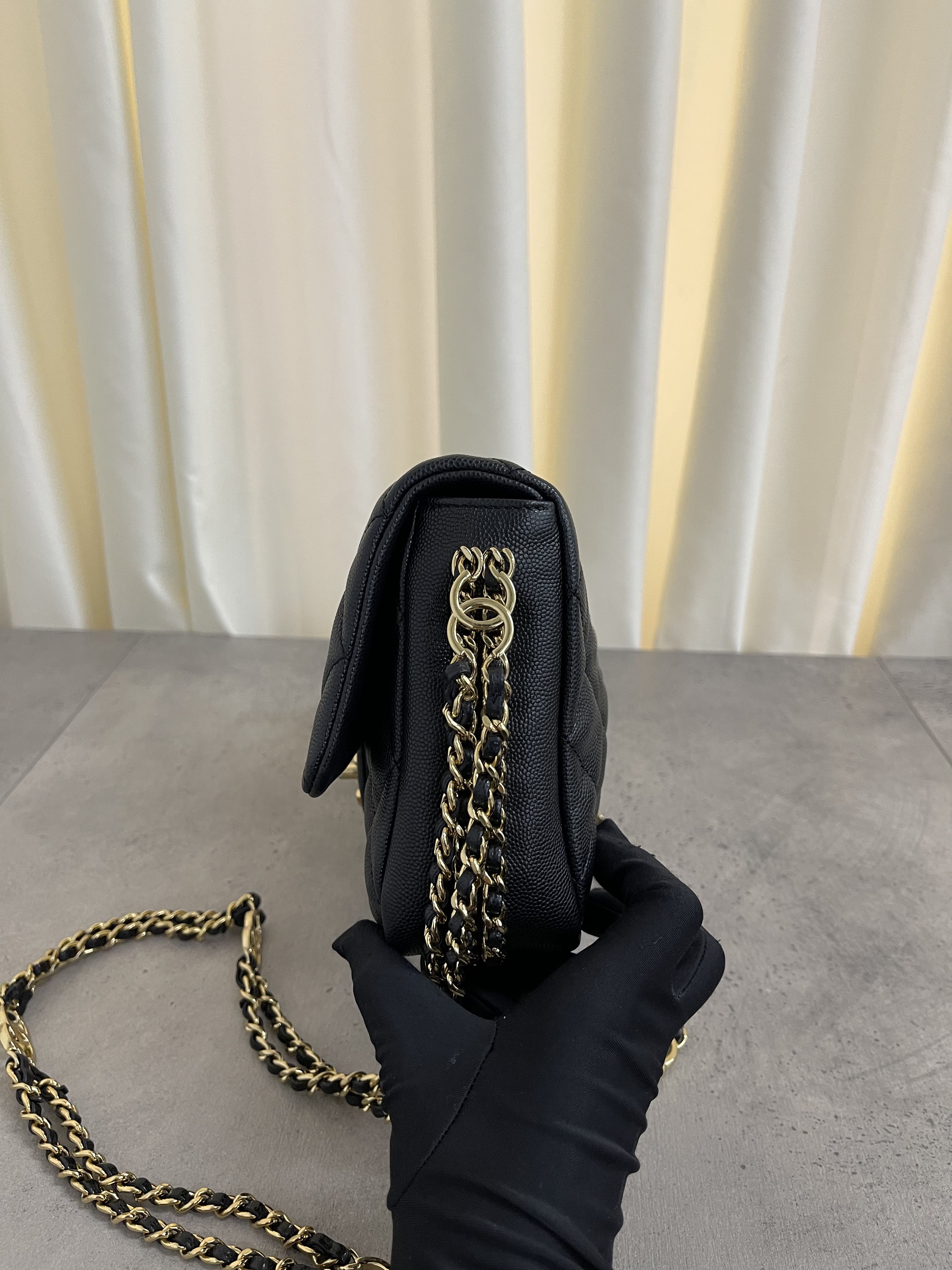 Pre-owned Chanel flap bag AS3757/ Product Code: 26012202