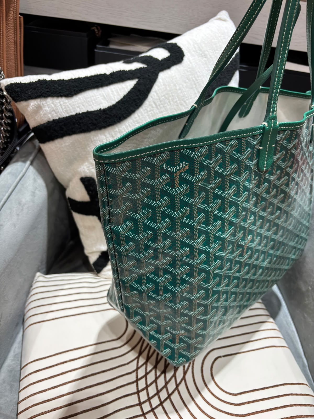 Goyard Saint Louis pm tote bag  100% Authentic, 95%New 