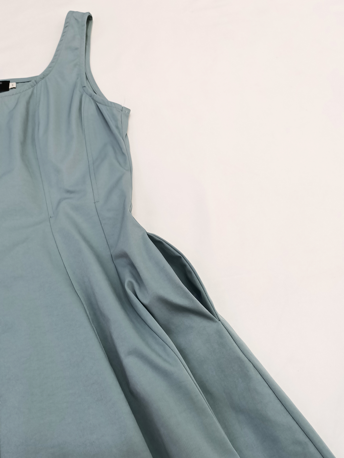 City Ease Midi Dress M138