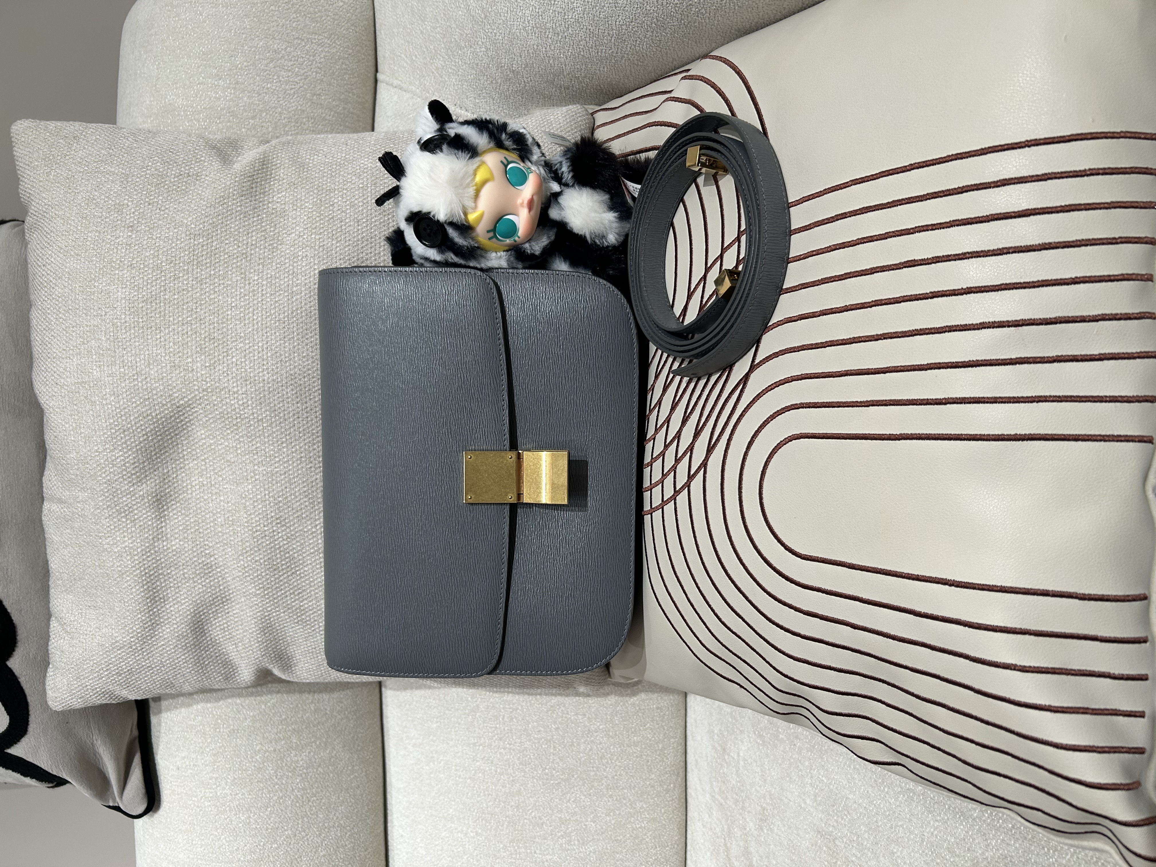 Celine classic box medium grey 100%Authentic, 98%New ✅Dust bag