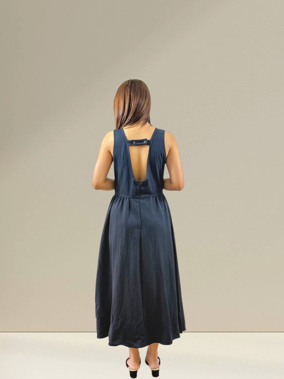 W382 - Sleeveless Dress