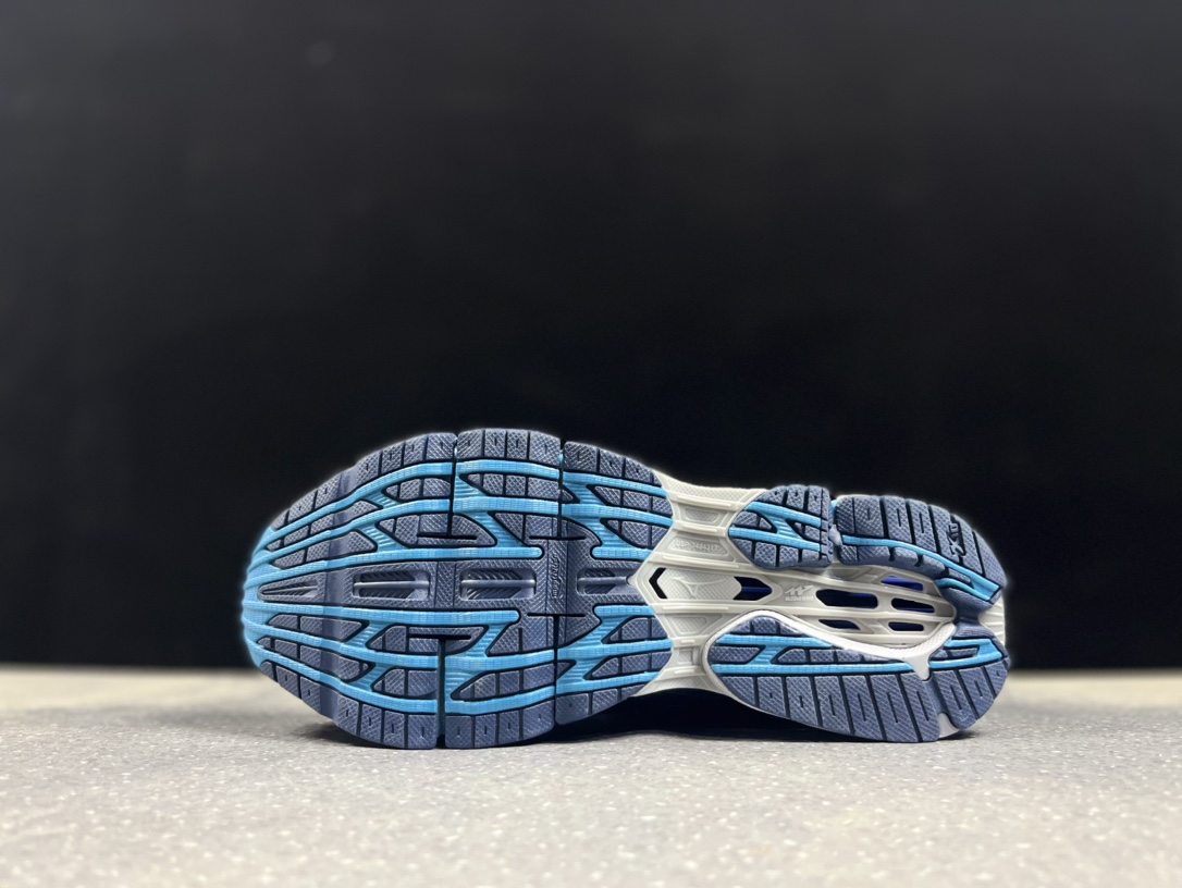 Mizuno Wave Prophecy LS 