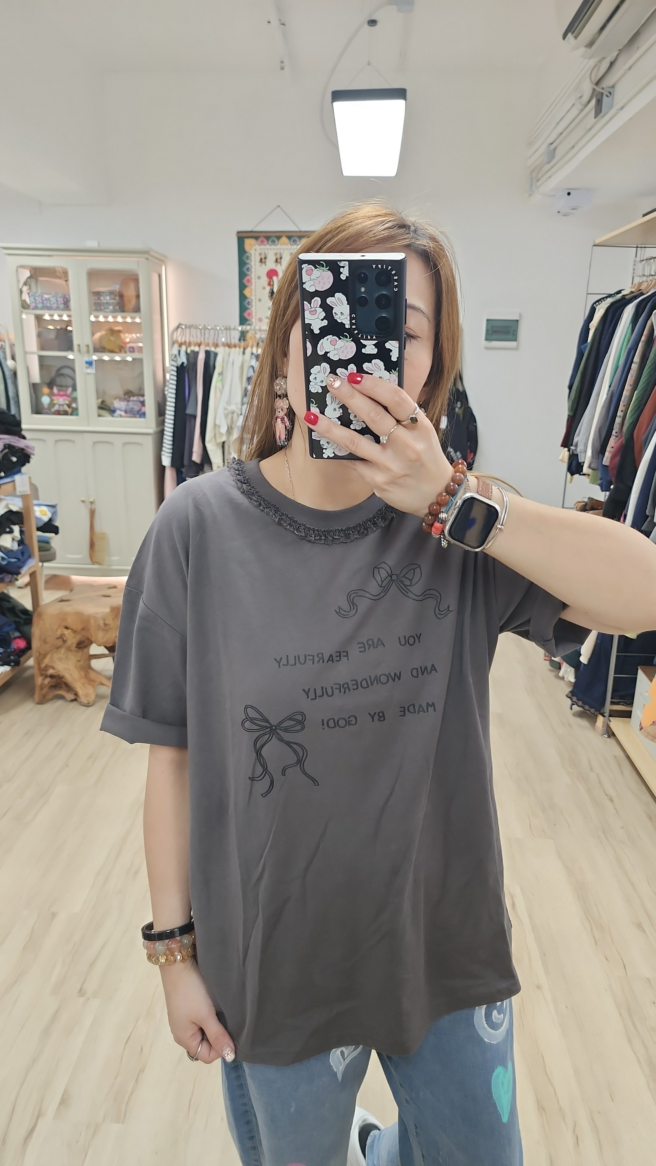 韓國炭灰蝴蝶結印圖Tee