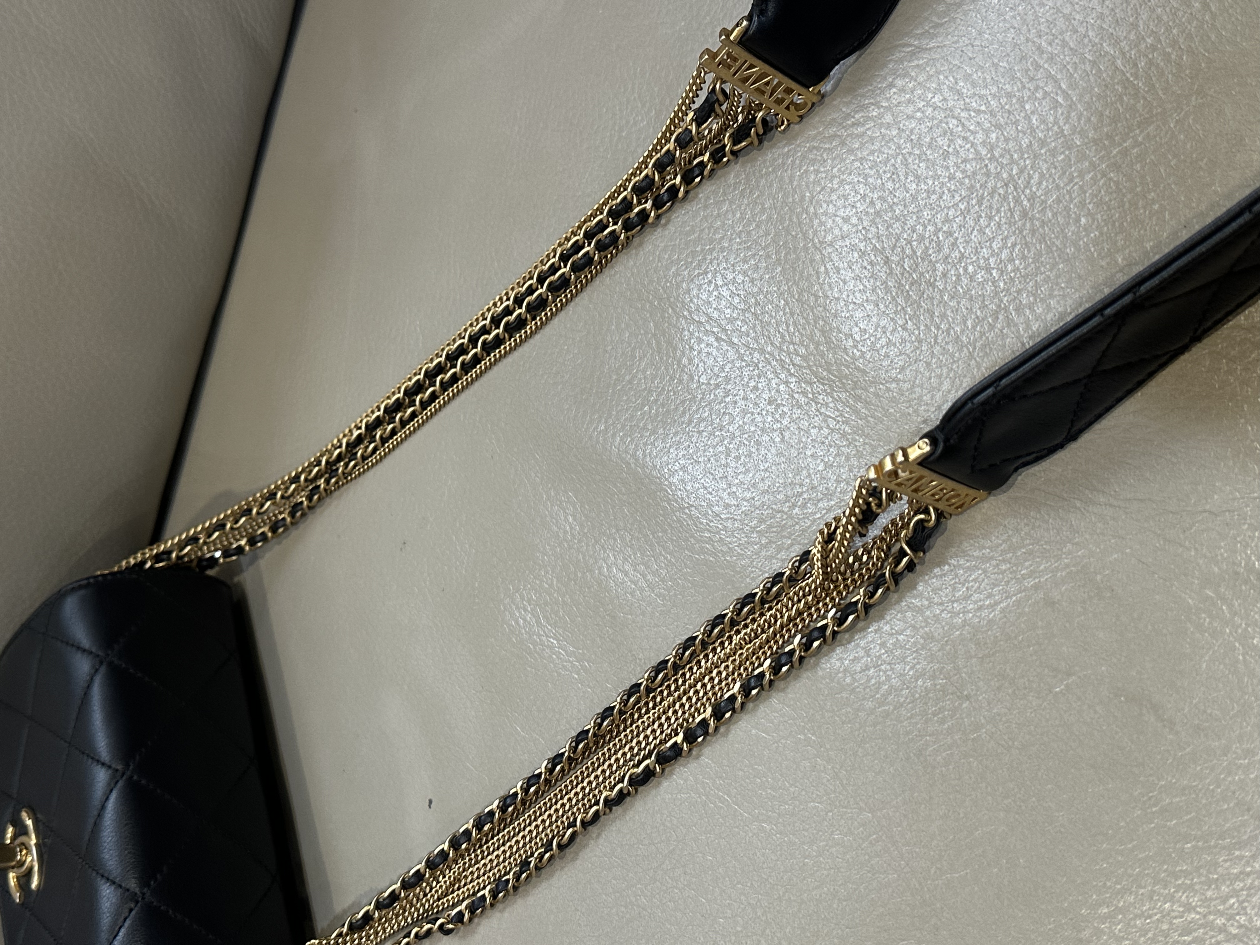 Pre-owned Chanel Quilted Lambskin Multiple Chain Flap Bag / Product Code: 25040506