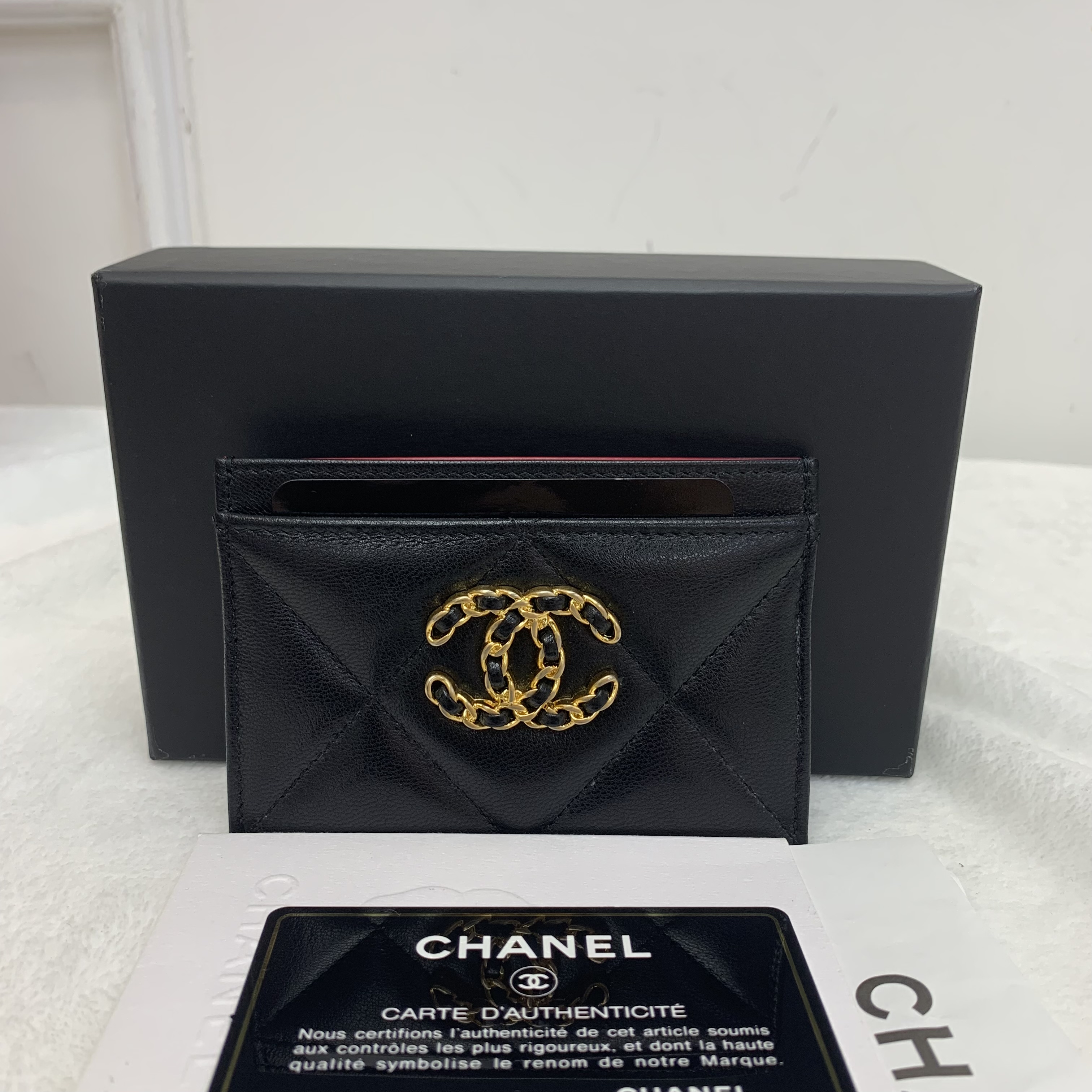Full set 黑色Chanel 19卡套 超新淨超低價🖤