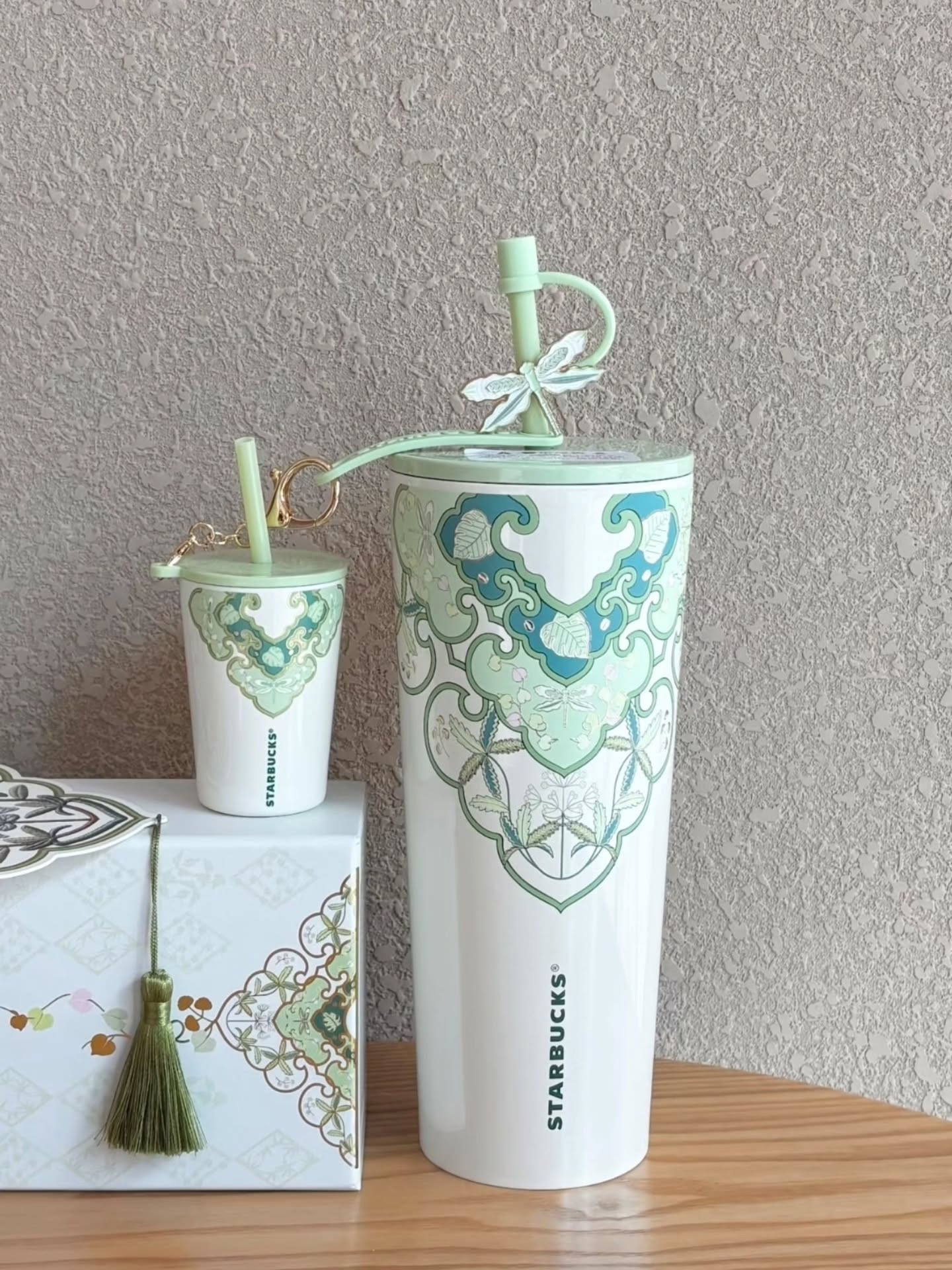 星巴克春序纹样系列『不锈钢吸管杯820ml 配迷你杯挂件』🇨🇳