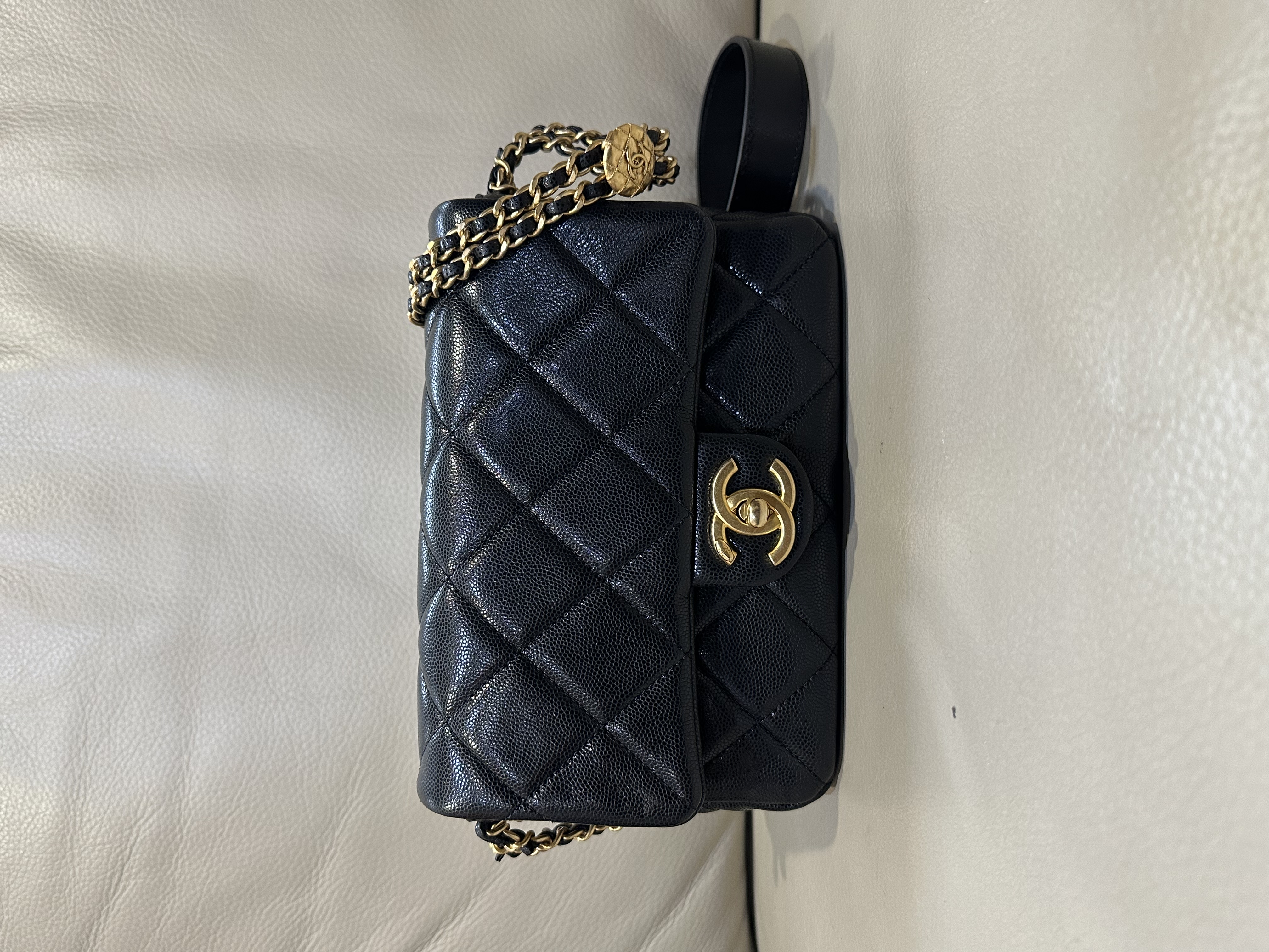 Pre-Owned Chanel Flap Bag / Product Code: 26040518