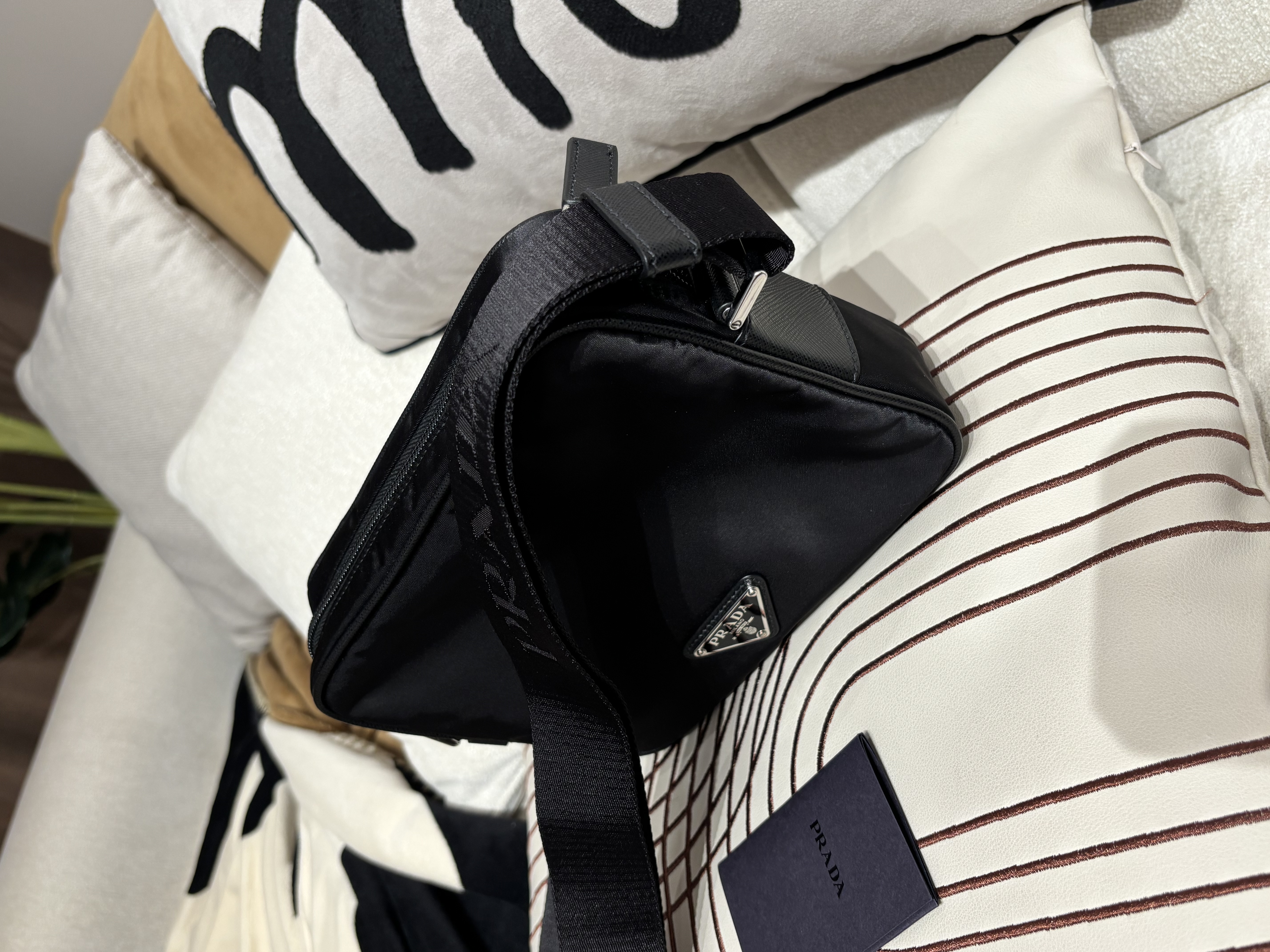 全新Prada re-nylon crossbody bag 100%Authentic ,Brand New ✅nfc,booklet✅塵袋