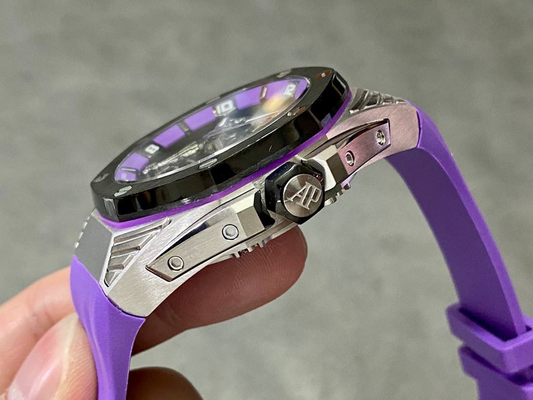 爱彼皇家橡树概念系列漫威黑豹飞行陀飞轮腕表