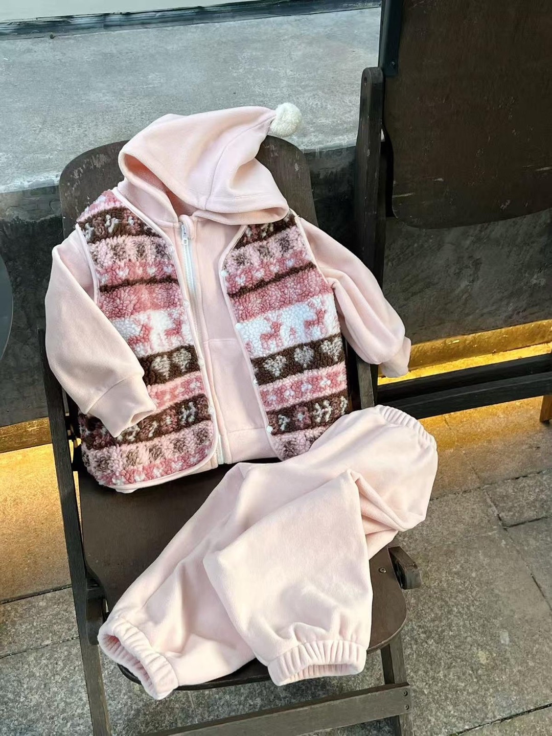 B0020 羊羔毛馬甲+軟絨連帽套裝