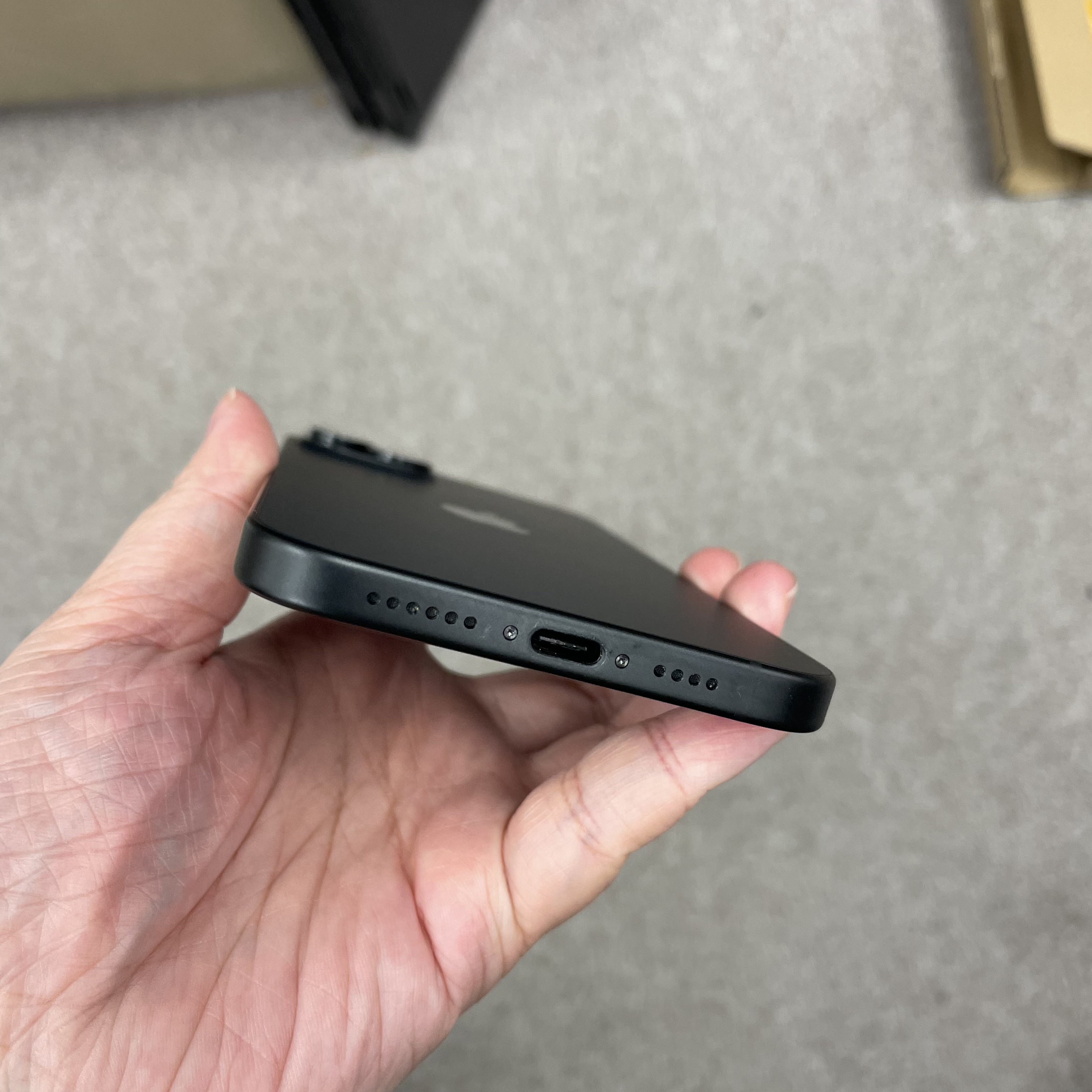 *5654 15 Plus 勁靚機 256GB 電100 黑色 black