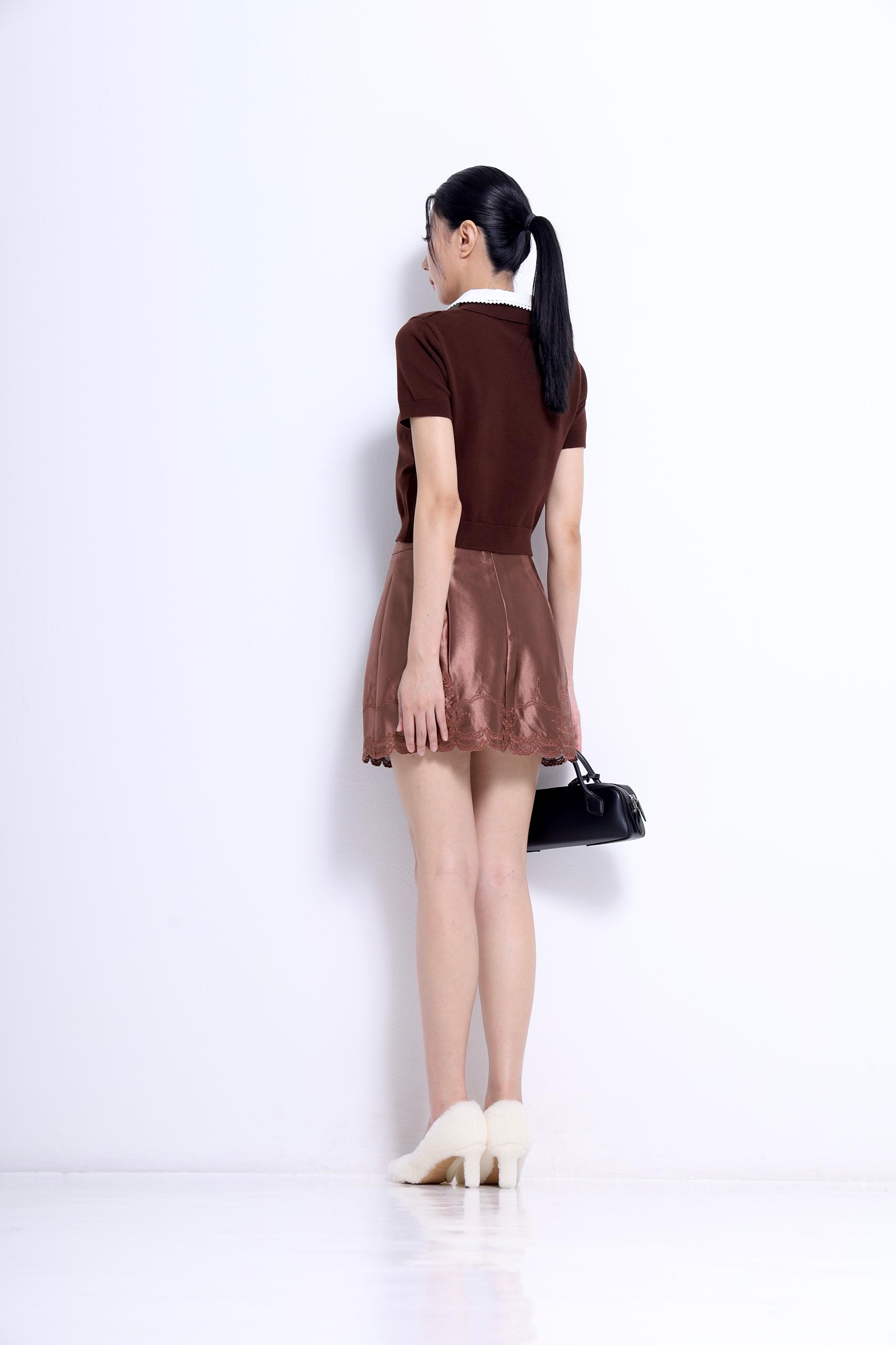 CS1432 SATIN EMBD DETAILED MINI SKIRT