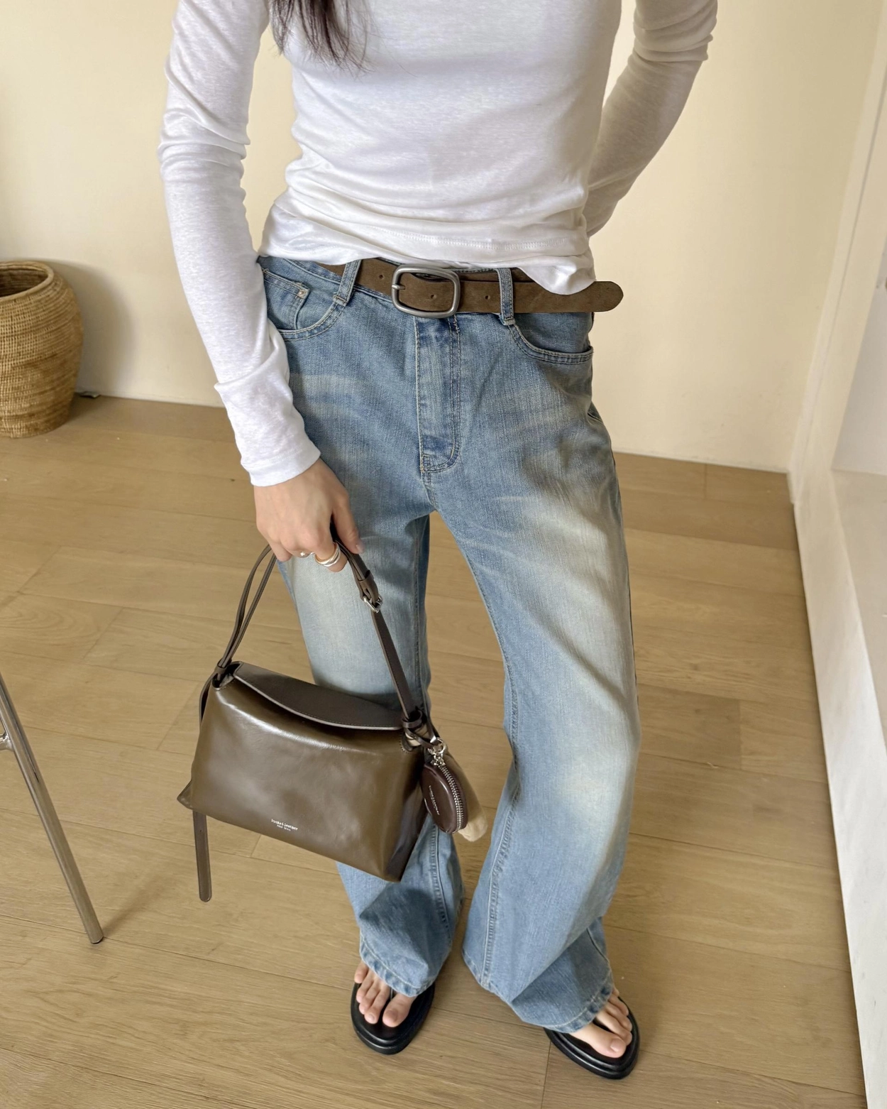 【26SS新皮】預訂_牛皮亮面 Bread bag 磁吸枕頭包 (M) By Bucks & leather