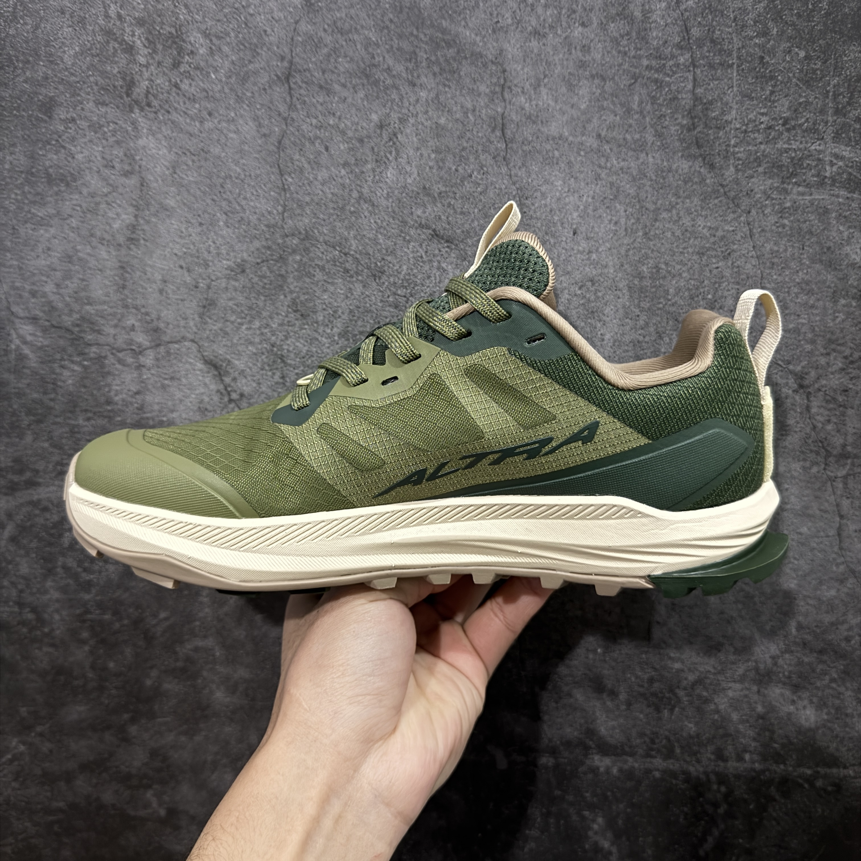 Altra Lone Peak 9 