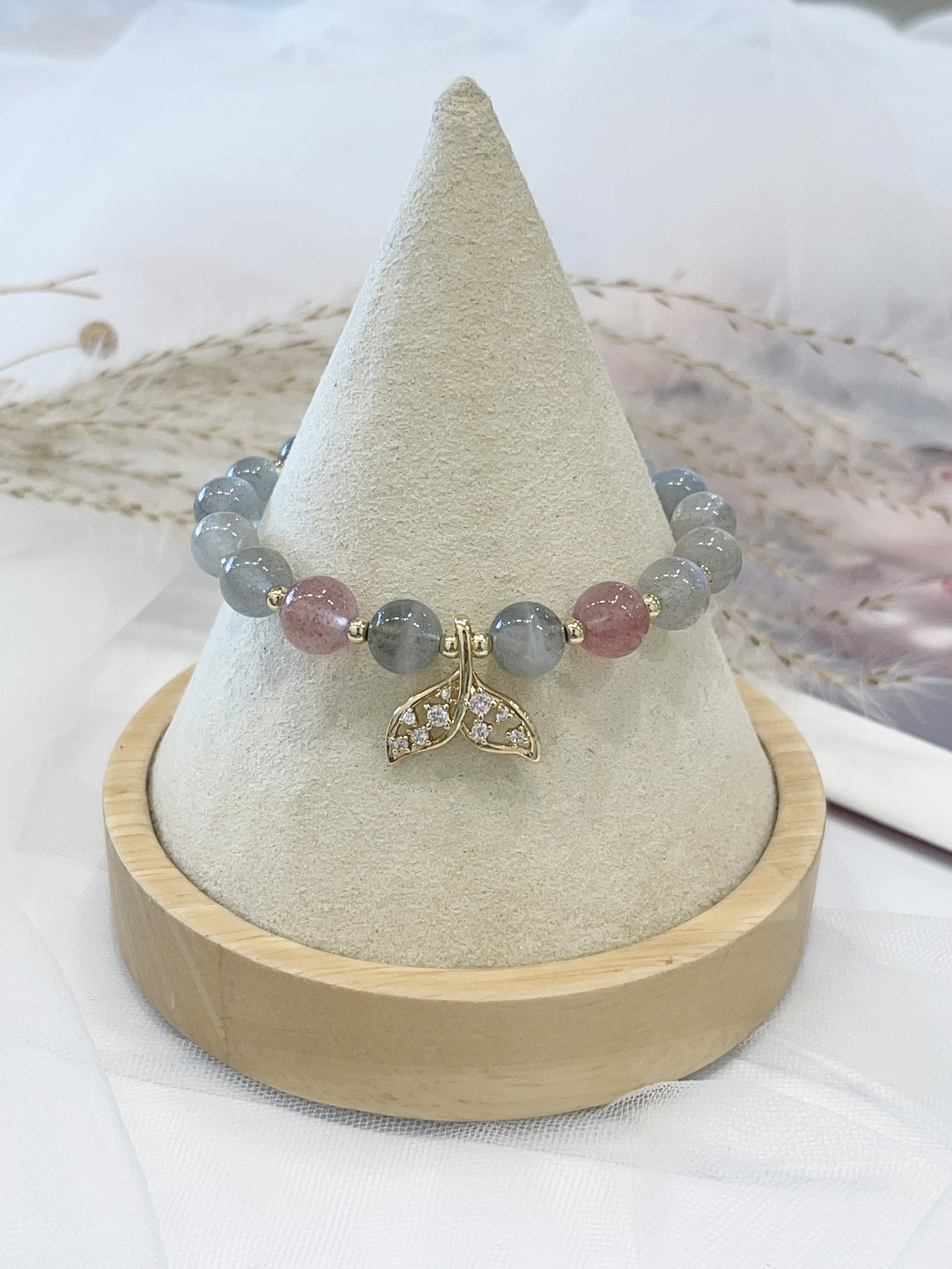 🧜‍♀️ 月光石 × 草莓晶手串 Moonstone & Strawberry Quartz｜8mm 抽绳设计款