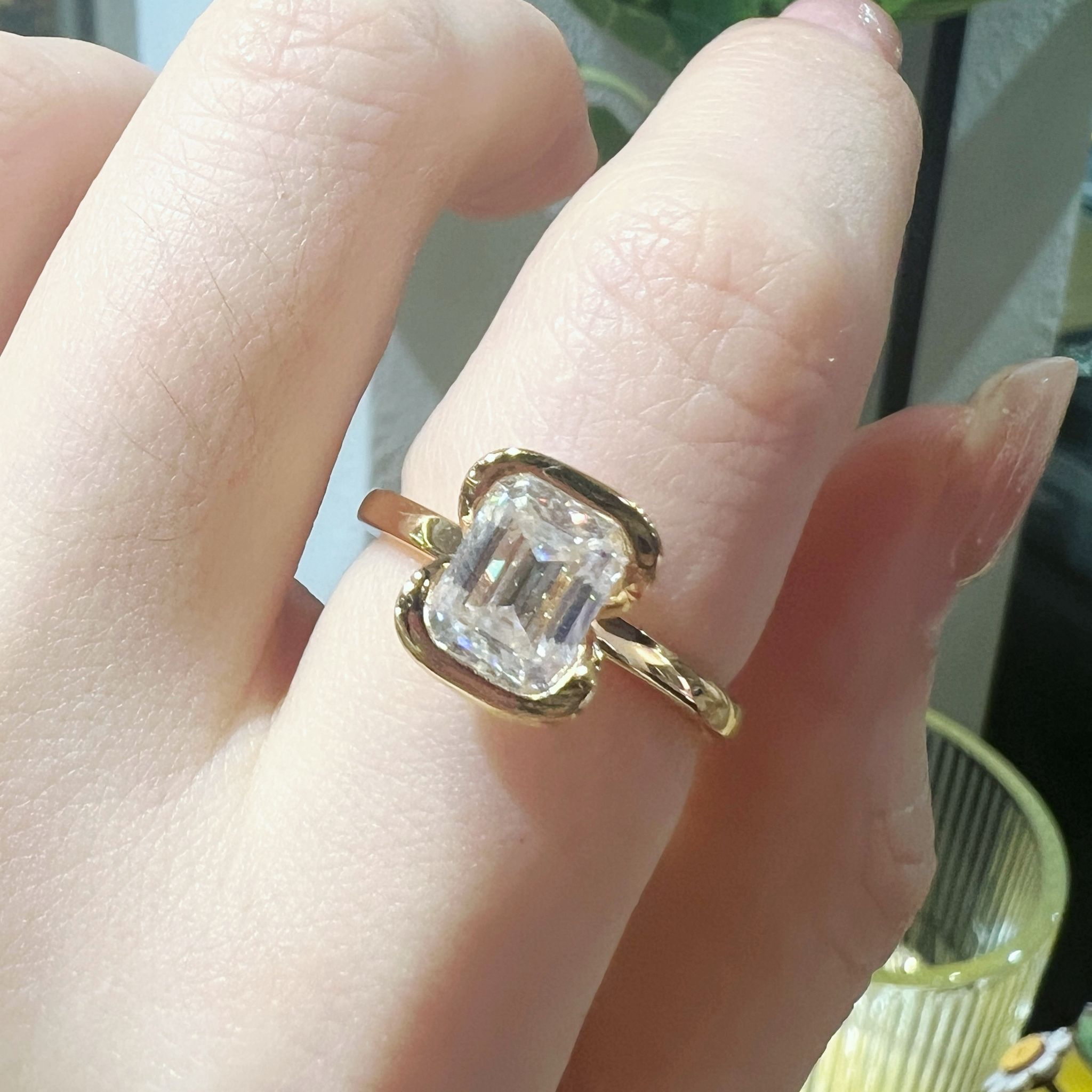 JRM146 2CT emerald cut