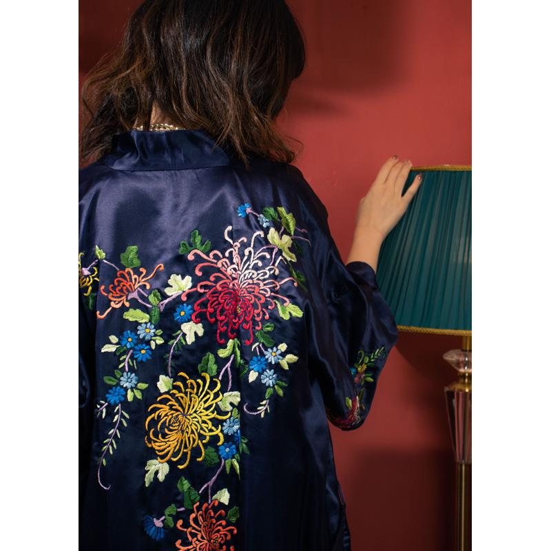 Vintage c.a. 1990s Made in China Hand-Embroidered Silk Bathrobe NEW OLD STOCK- Chrysanthemum